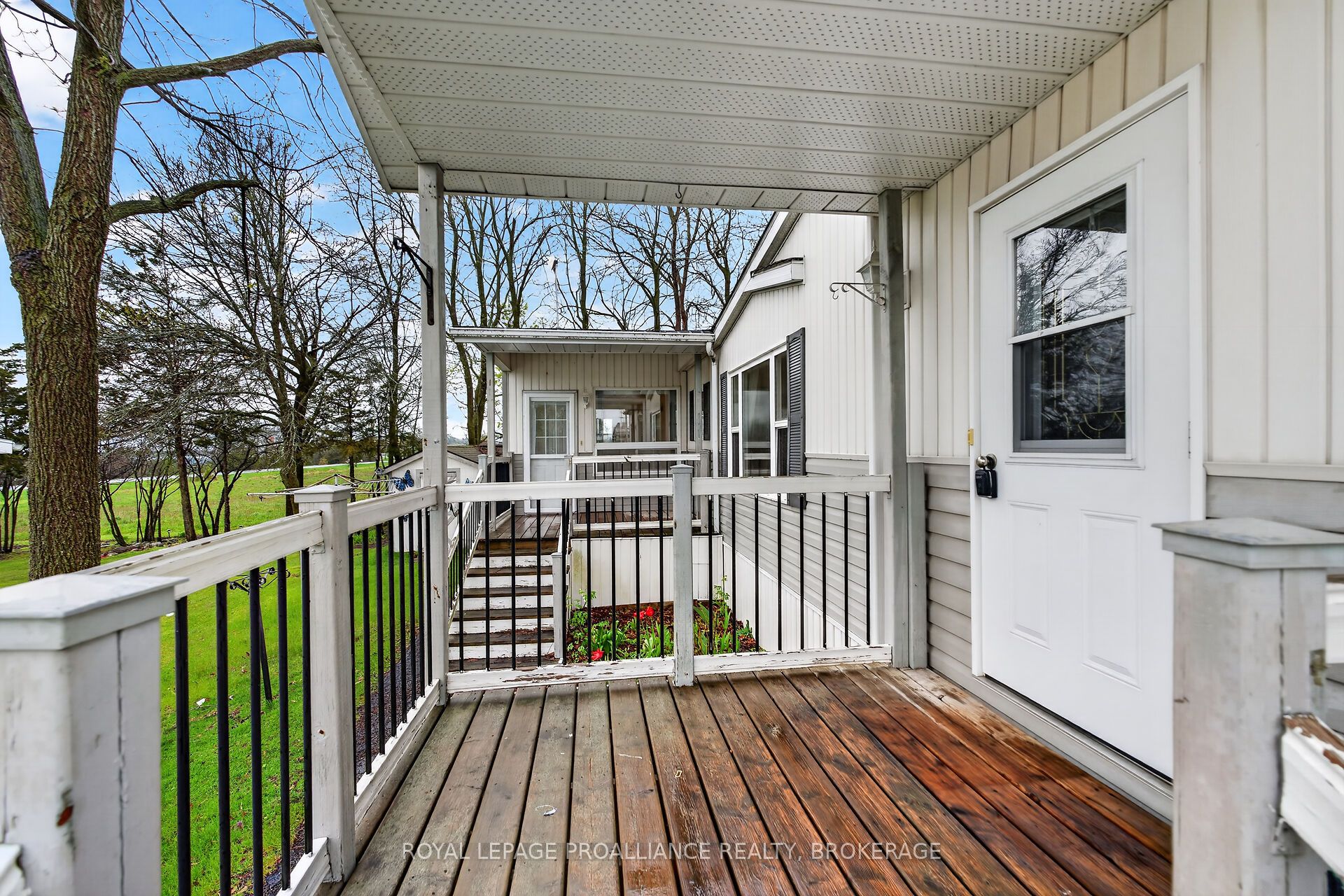1 Elm Street, Greater Napanee, ON K7R 0E9 photo 5