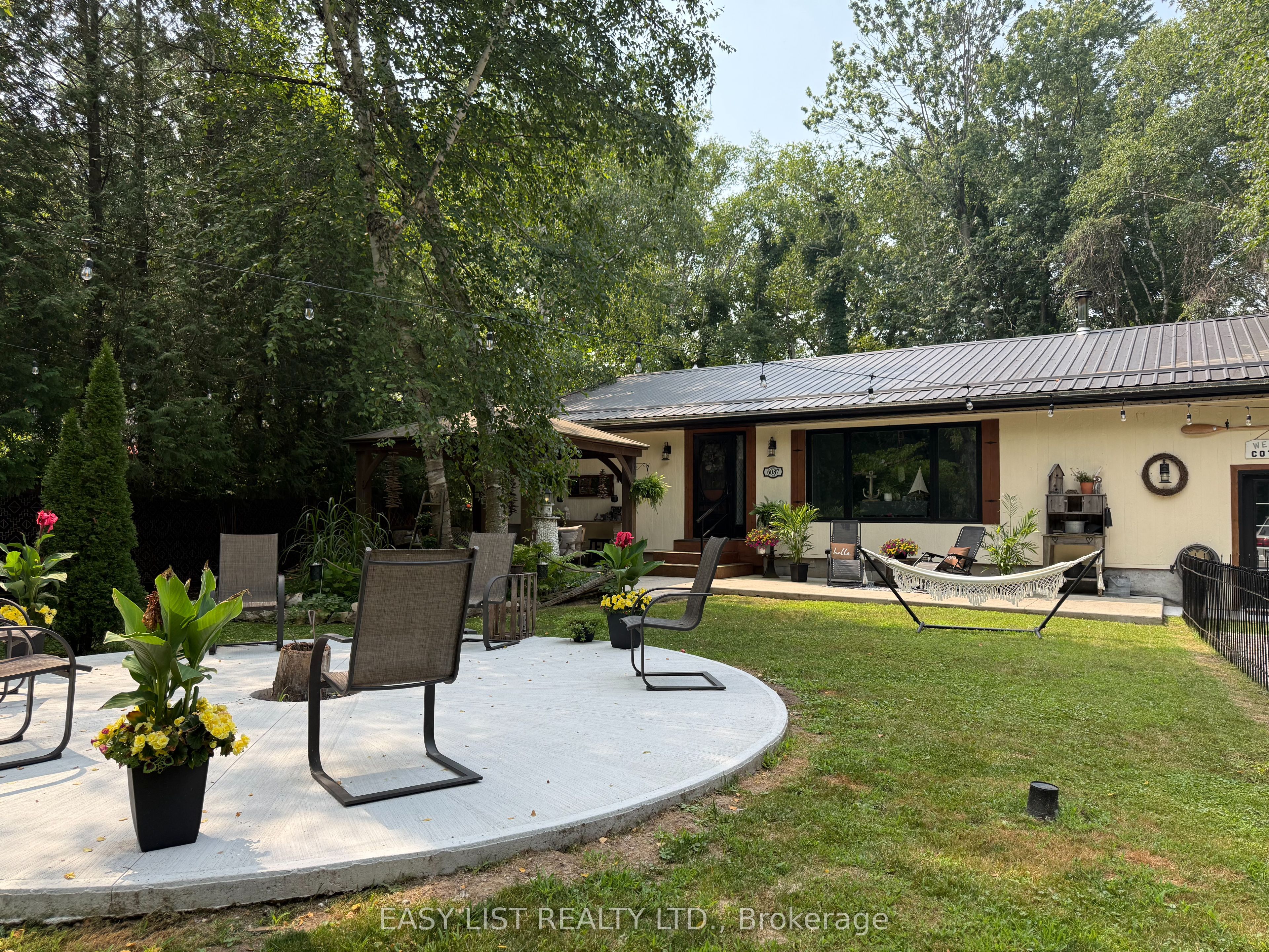 6087 Birch Lane, Lambton Shores, ON N0N 1J1 photo 4