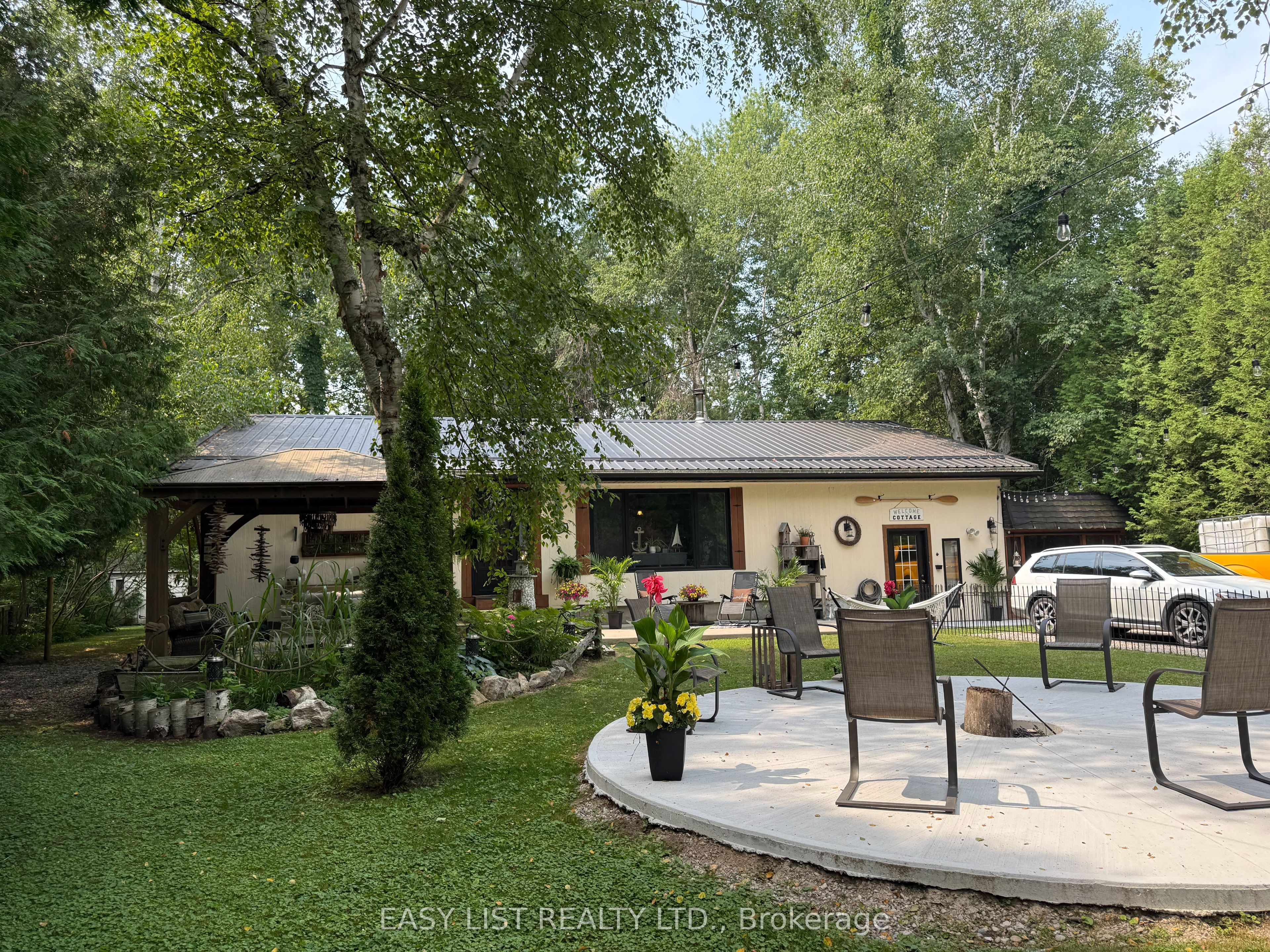 6087 Birch Lane, Lambton Shores, ON N0N 1J1 photo 5