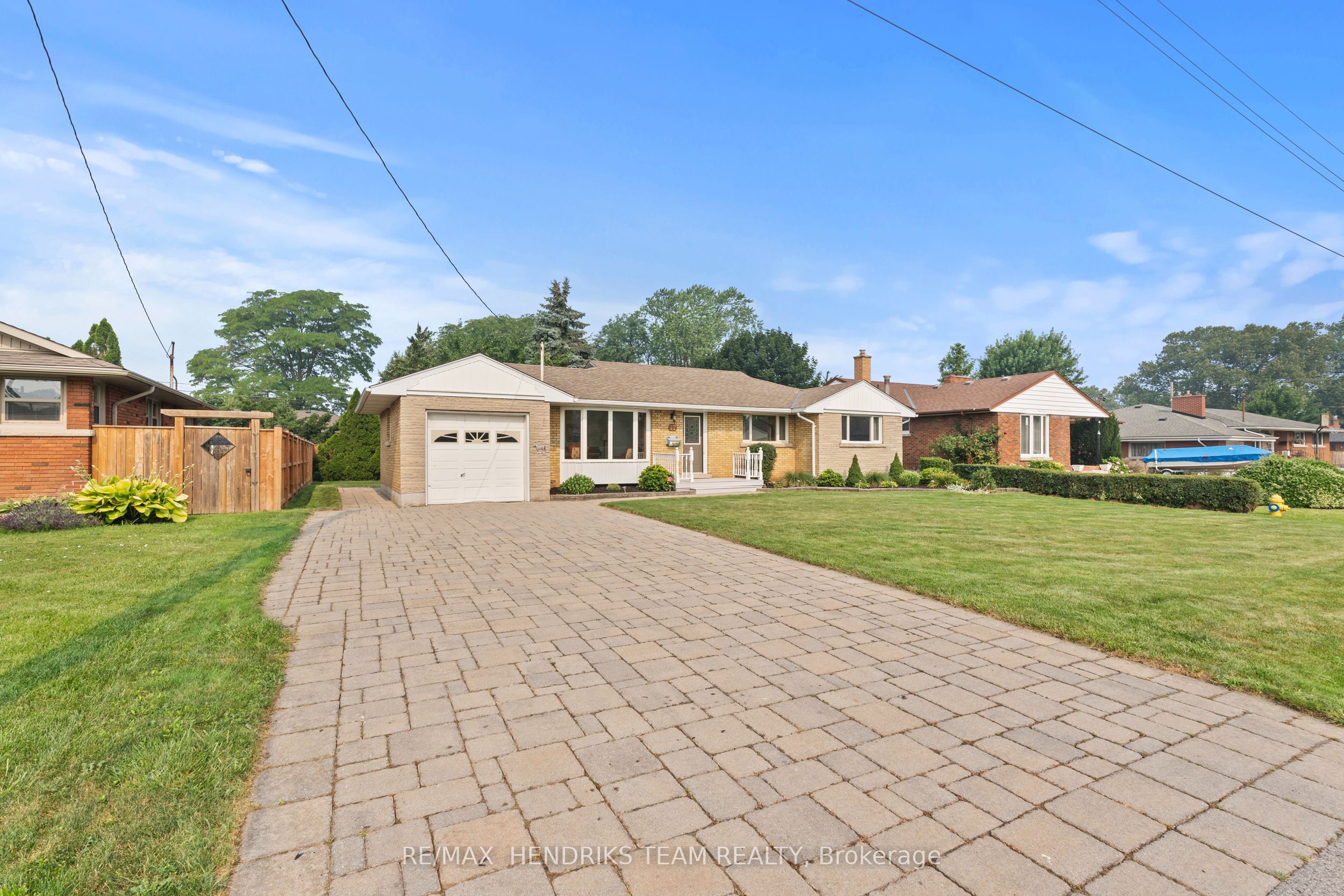 17 Kamla Drive, St. Catharines, ON L2M 3J9
