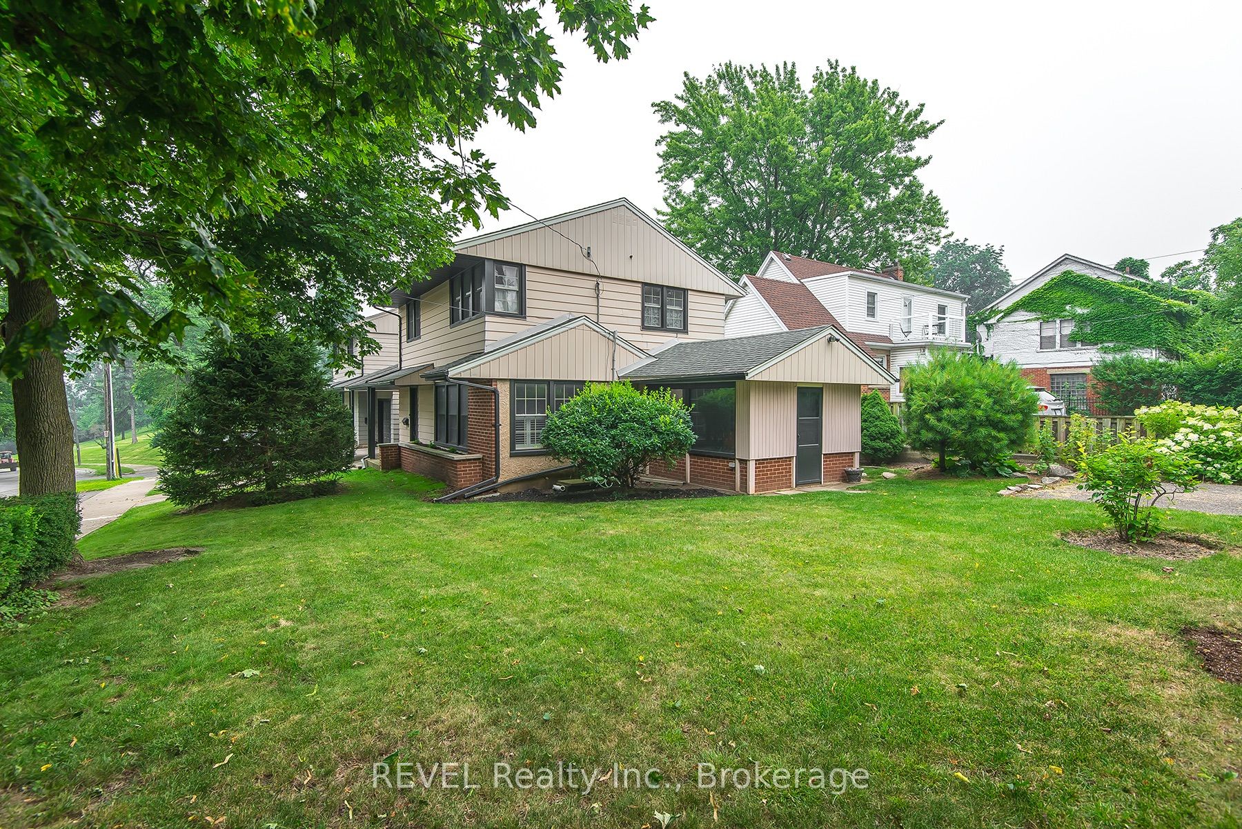 113 St. Paul Crescent, St. Catharines, ON L2S 1M7 photo 4