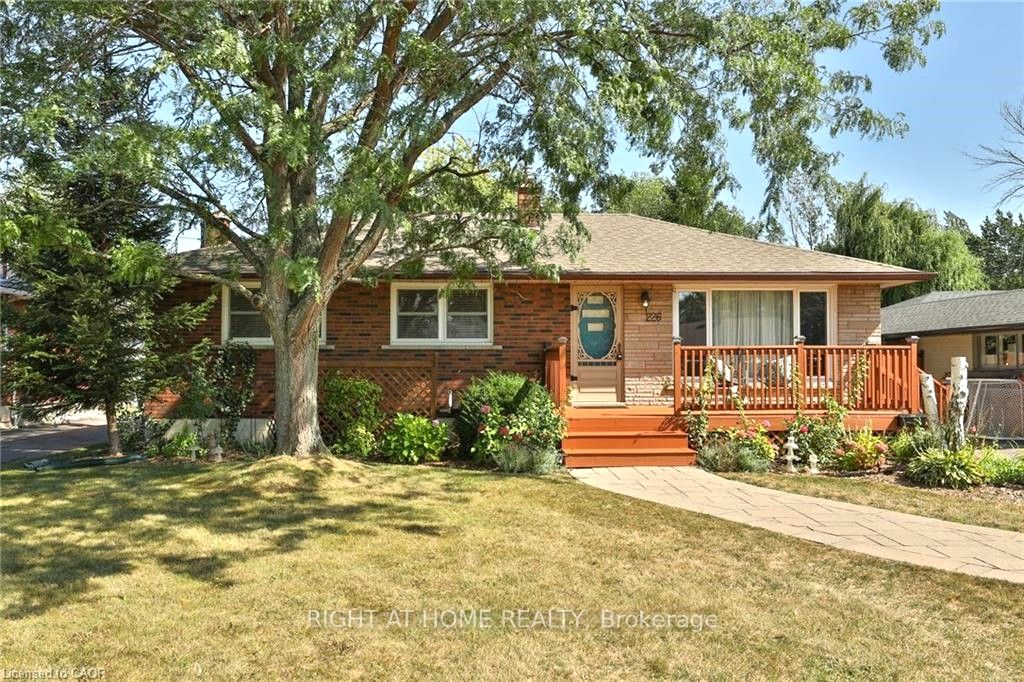 226 Bel Air Avenue, Hamilton, ON L8E 5K2 photo 2