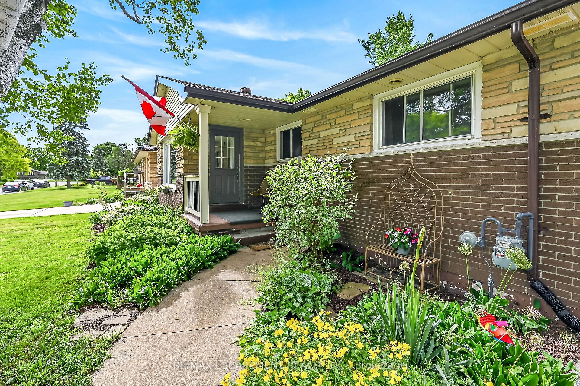 251 Mackenzie Crescent, Haldimand, ON N3W 1A7 photo 3