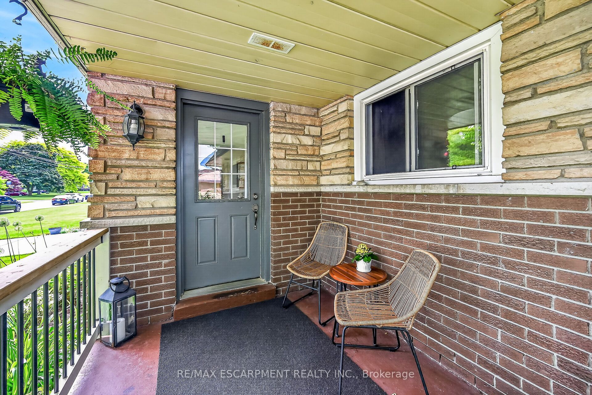 251 Mackenzie Crescent, Haldimand, ON N3W 1A7 photo 4