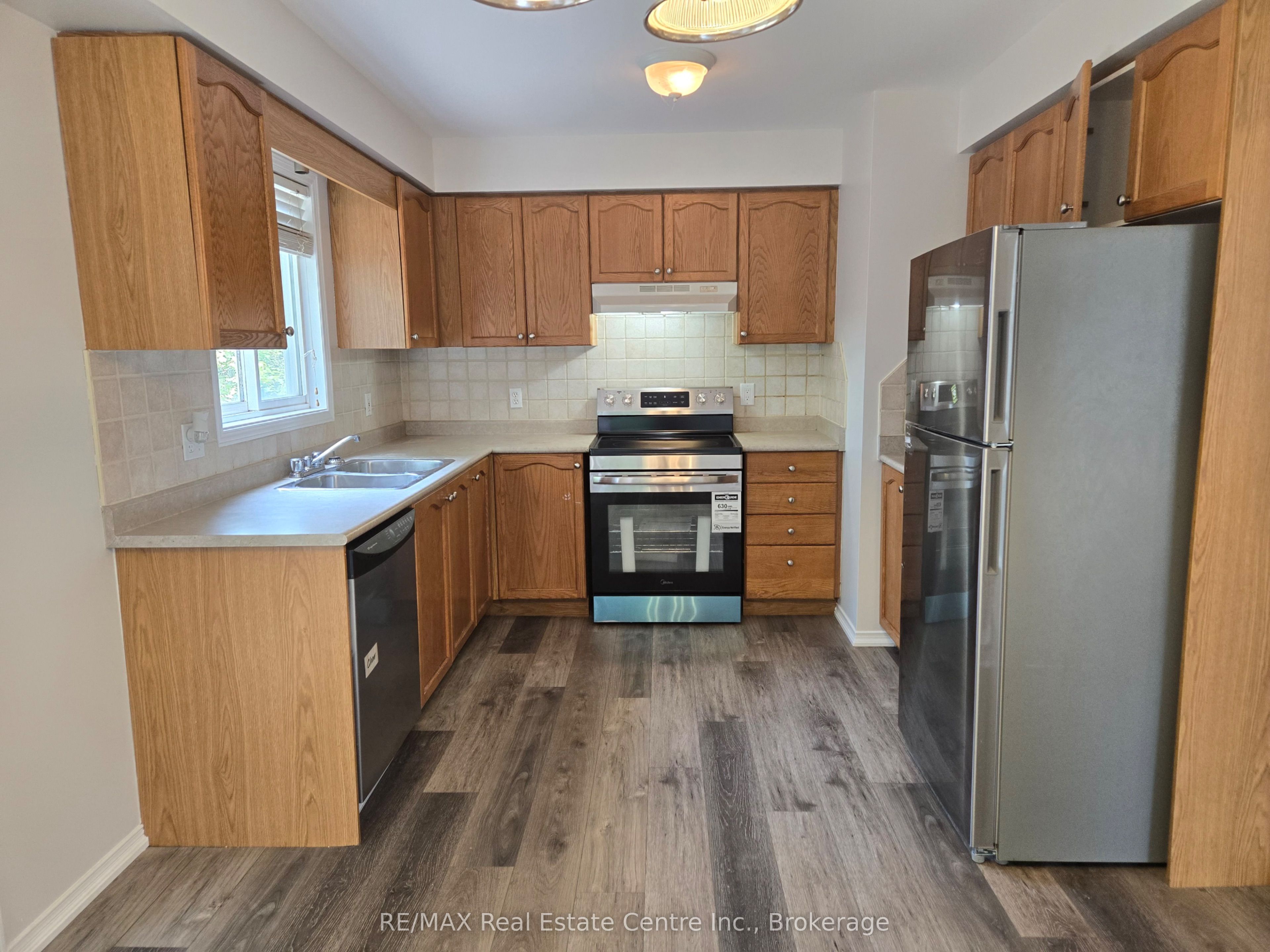 95 Westmeadow Drive, Kitchener, ON N2N 3N1 photo 2