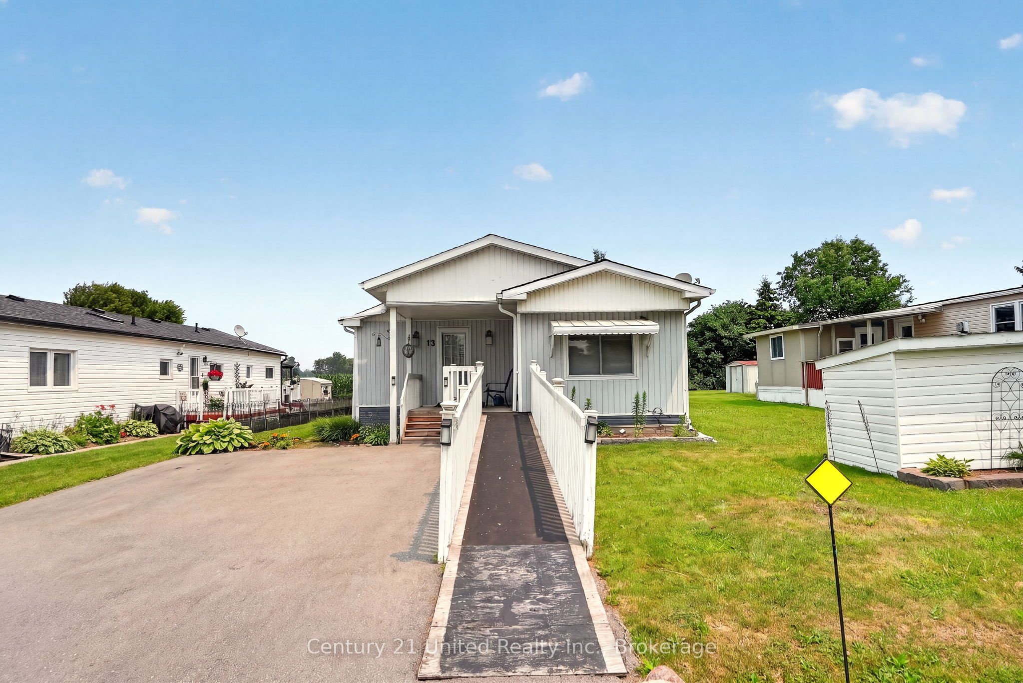 13 Hillview Drive, Hamilton Township, ON K9A 0X1 photo 2