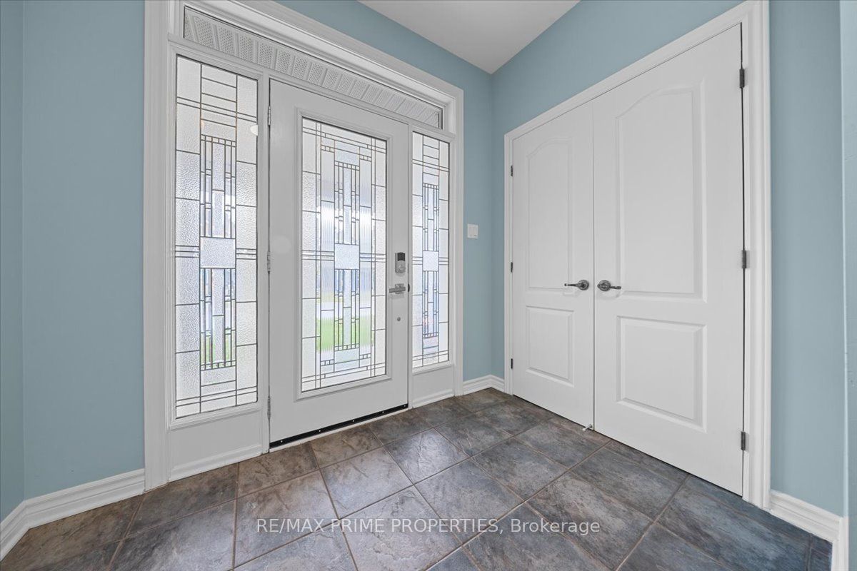 816 Azure Street, Orleans - Cumberland and Area, ON K4A 0T7 photo 4