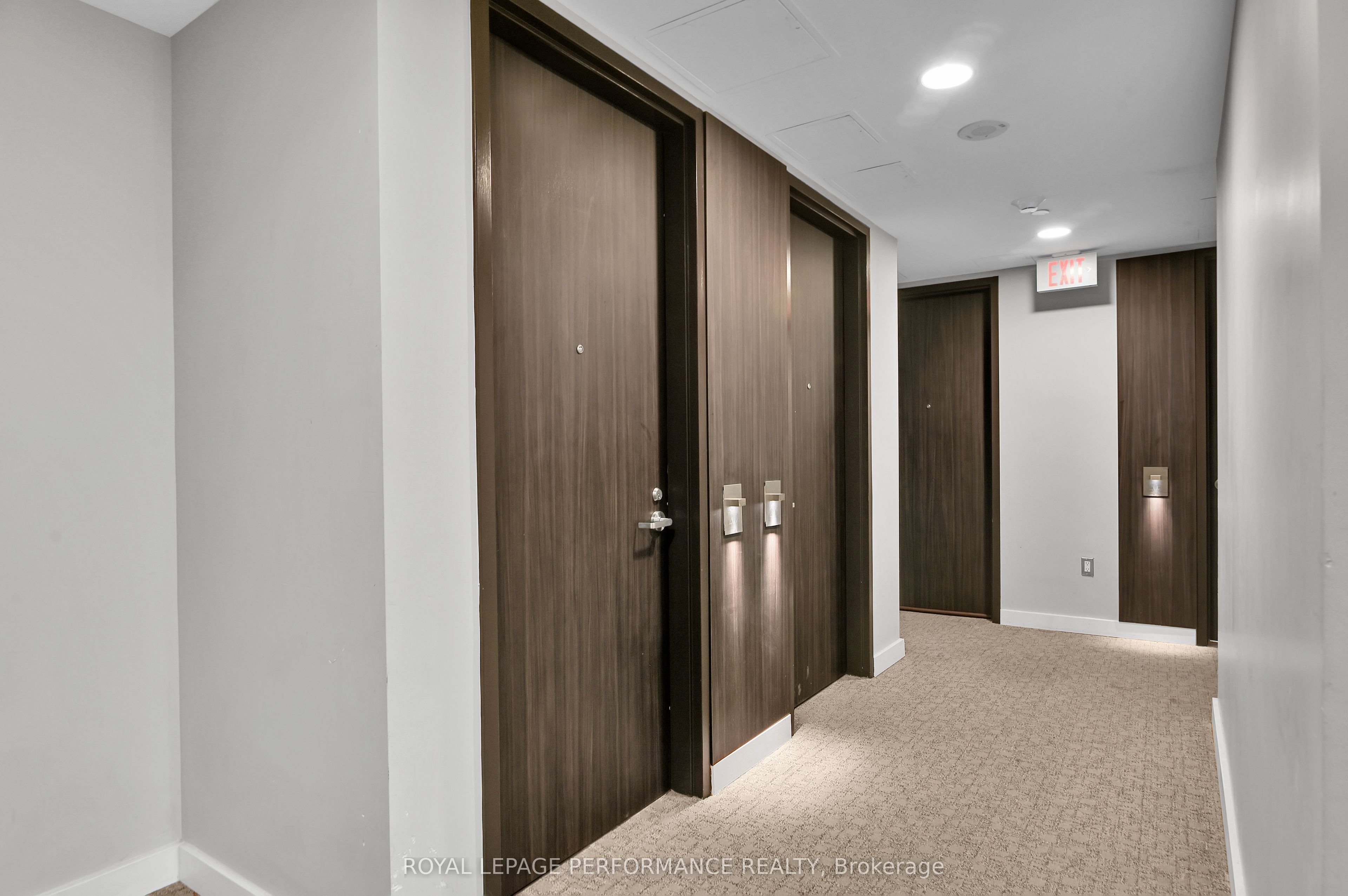 111 Champagne Avenue S 202, Dows Lake - Civic Hospital and Area, ON K1S 5V3 photo 3
