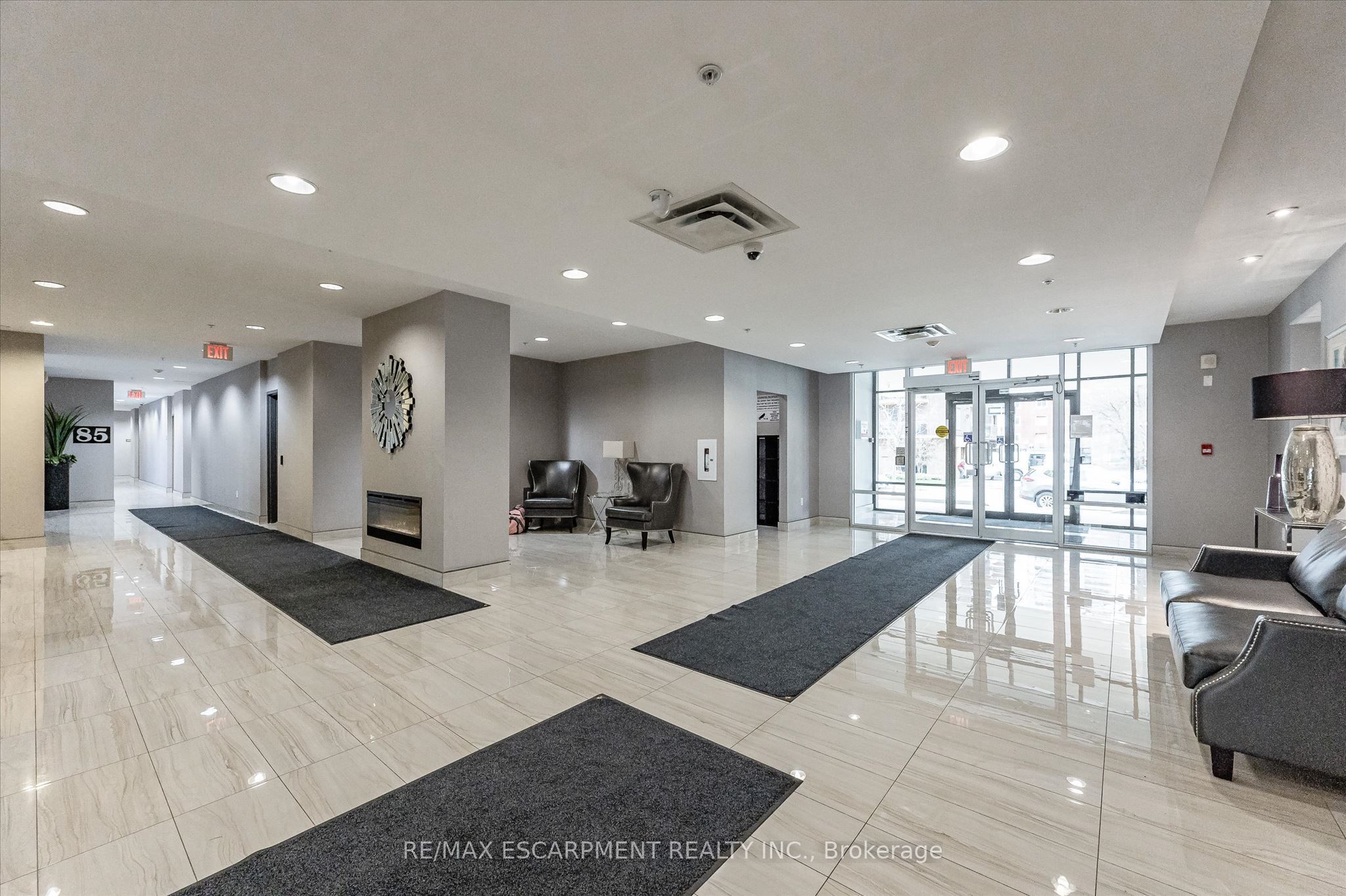 85 ROBINSON Street 1004, Hamilton, ON L8P 0B9 photo 4