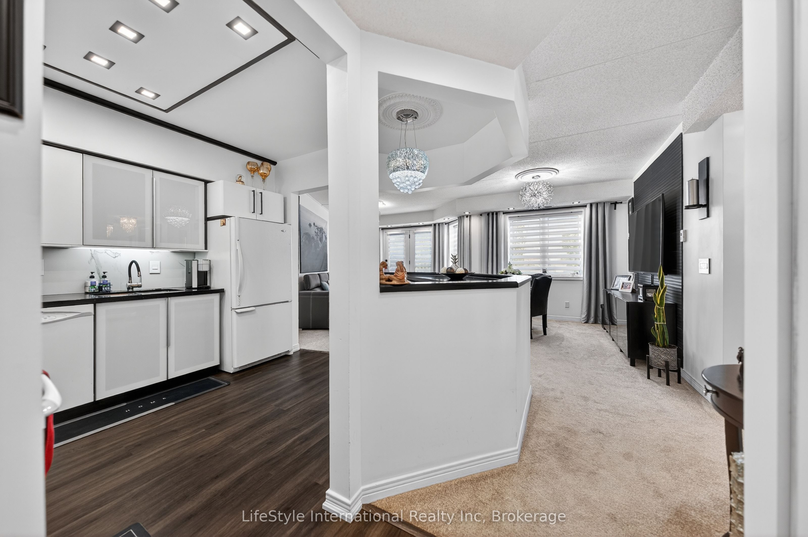 208 Silvercreek Parkway N 210, Guelph, ON N1H 8H2