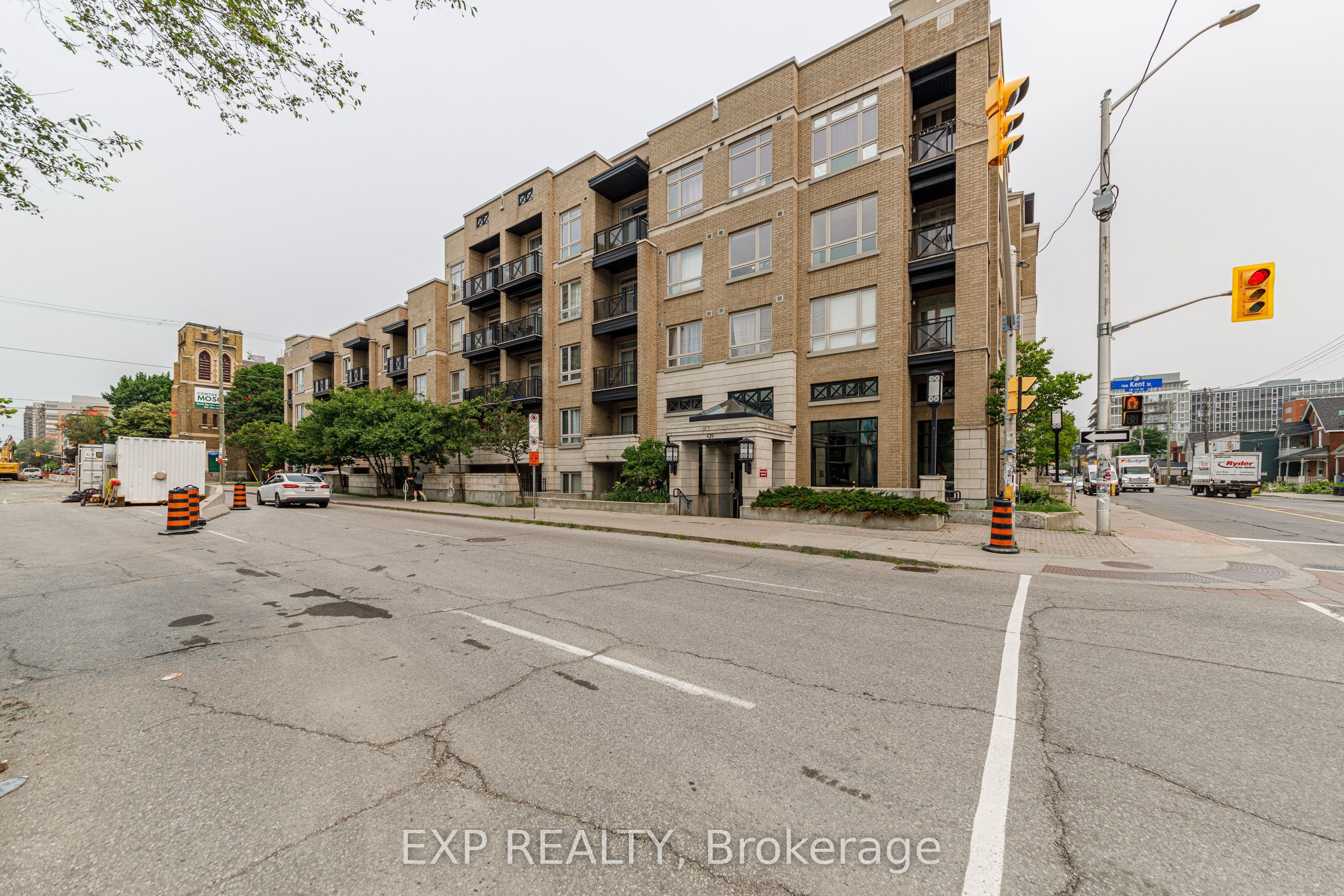 429 Kent Street 221, Ottawa Centre, ON K2P 1B5 photo 2