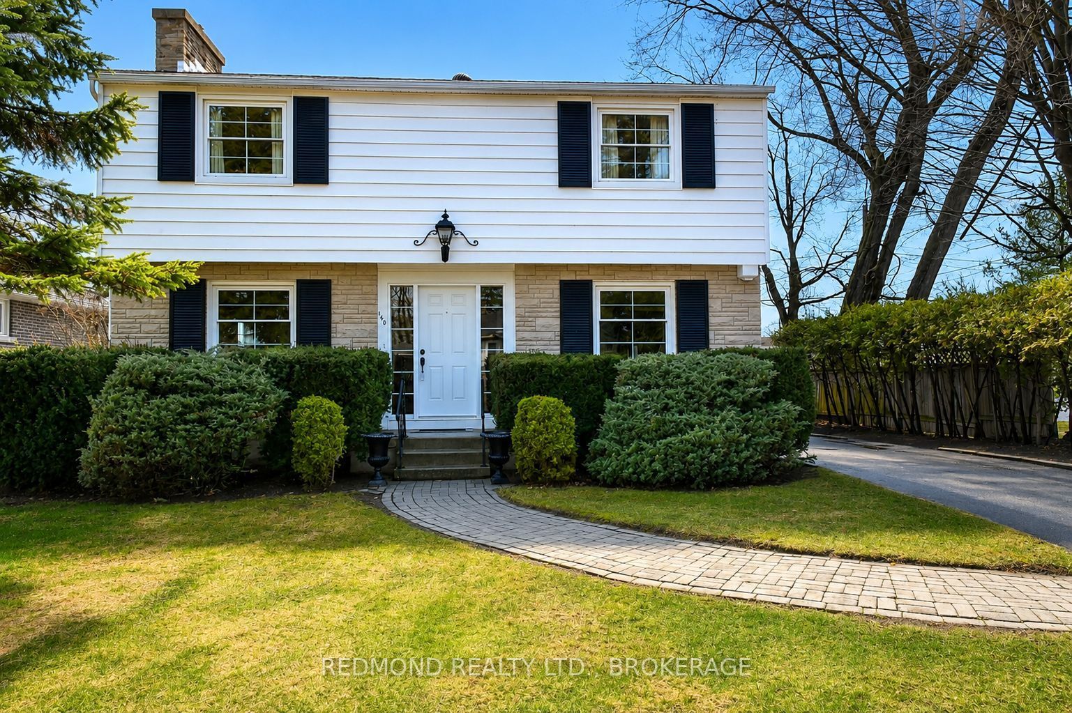140 Churchill Drive, Gananoque, ON K7G 1R8 photo 3