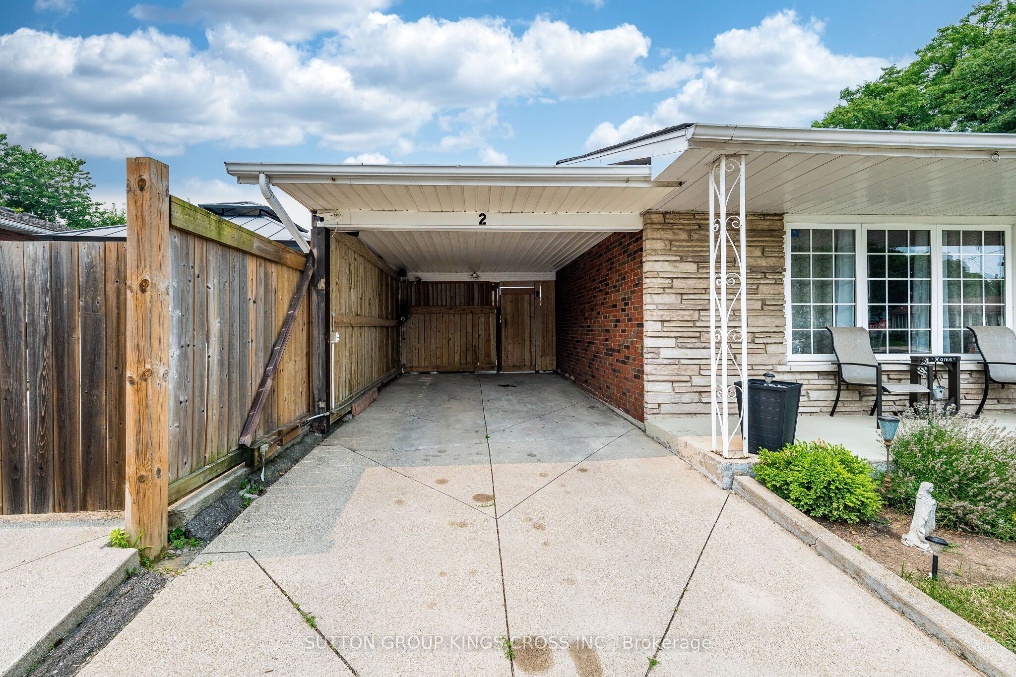 2 Maitland Avenue, Hamilton, ON L9A 3J3 photo 4