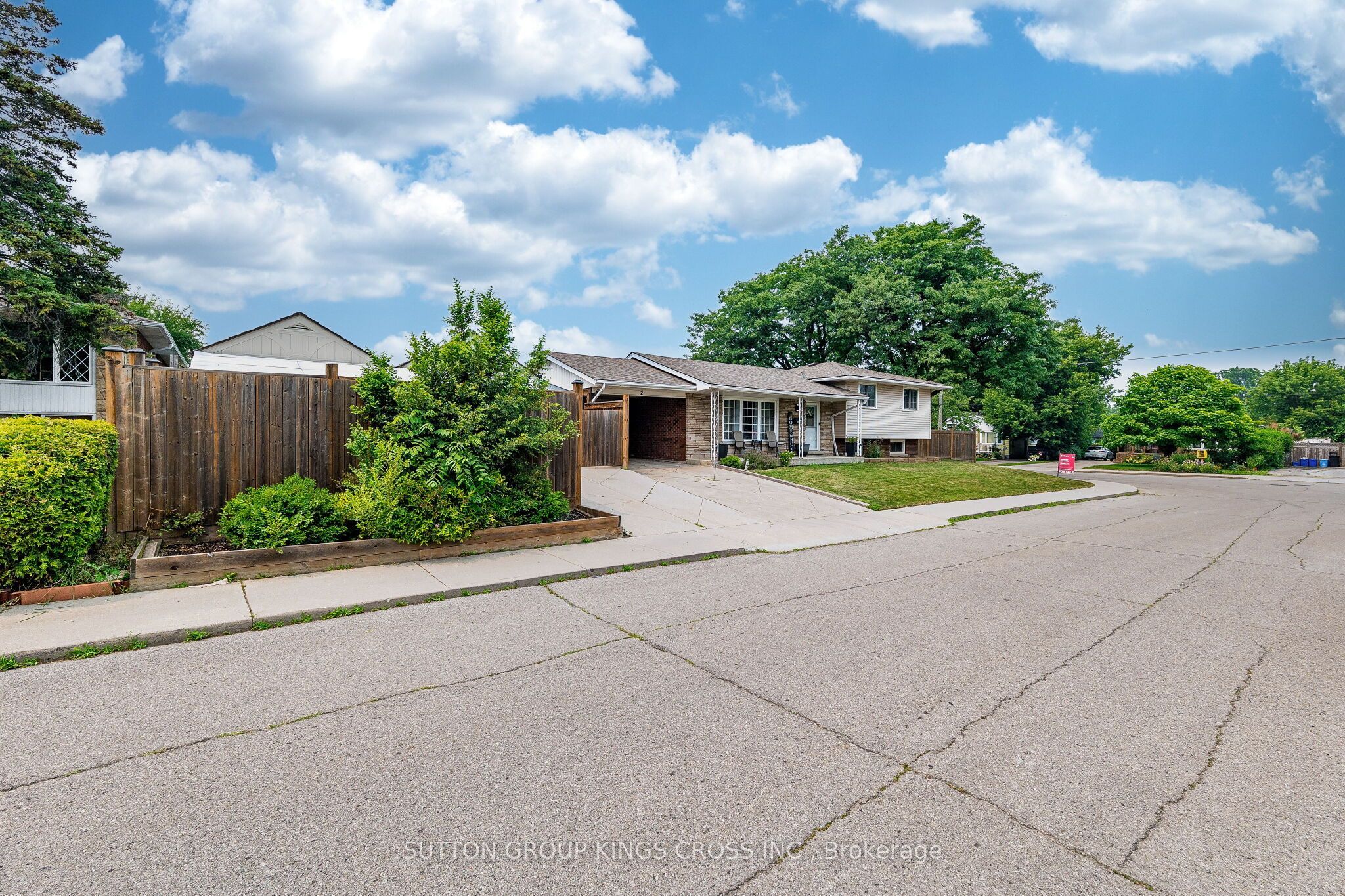 2 Maitland Avenue, Hamilton, ON L9A 3J3 photo 5
