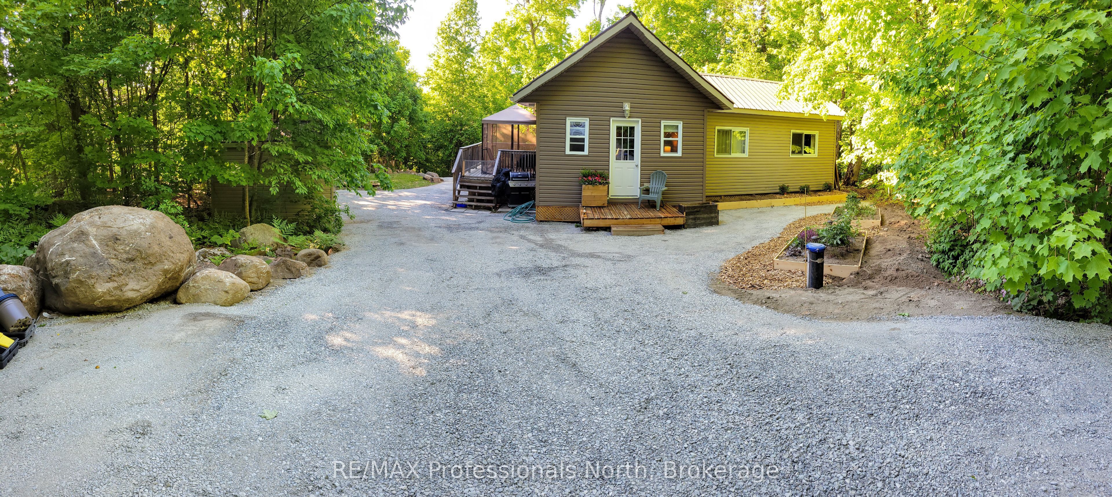 1145 Chelsea Lane, Algonquin Highlands, ON K0M 1J1 photo 2