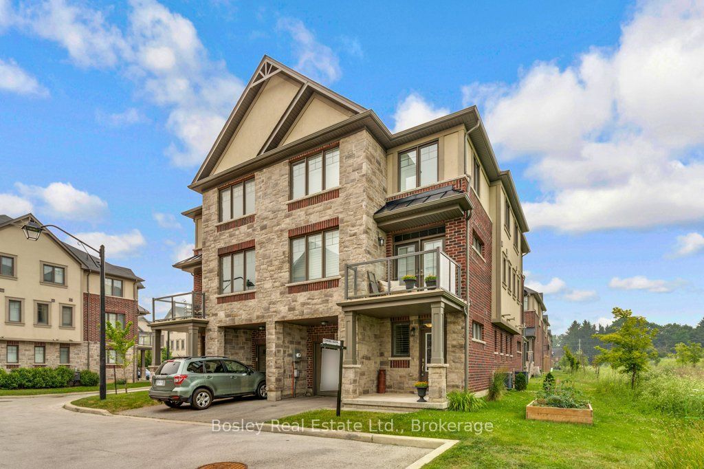 7 Bacon Lane, Hamilton, ON L9G 0H2