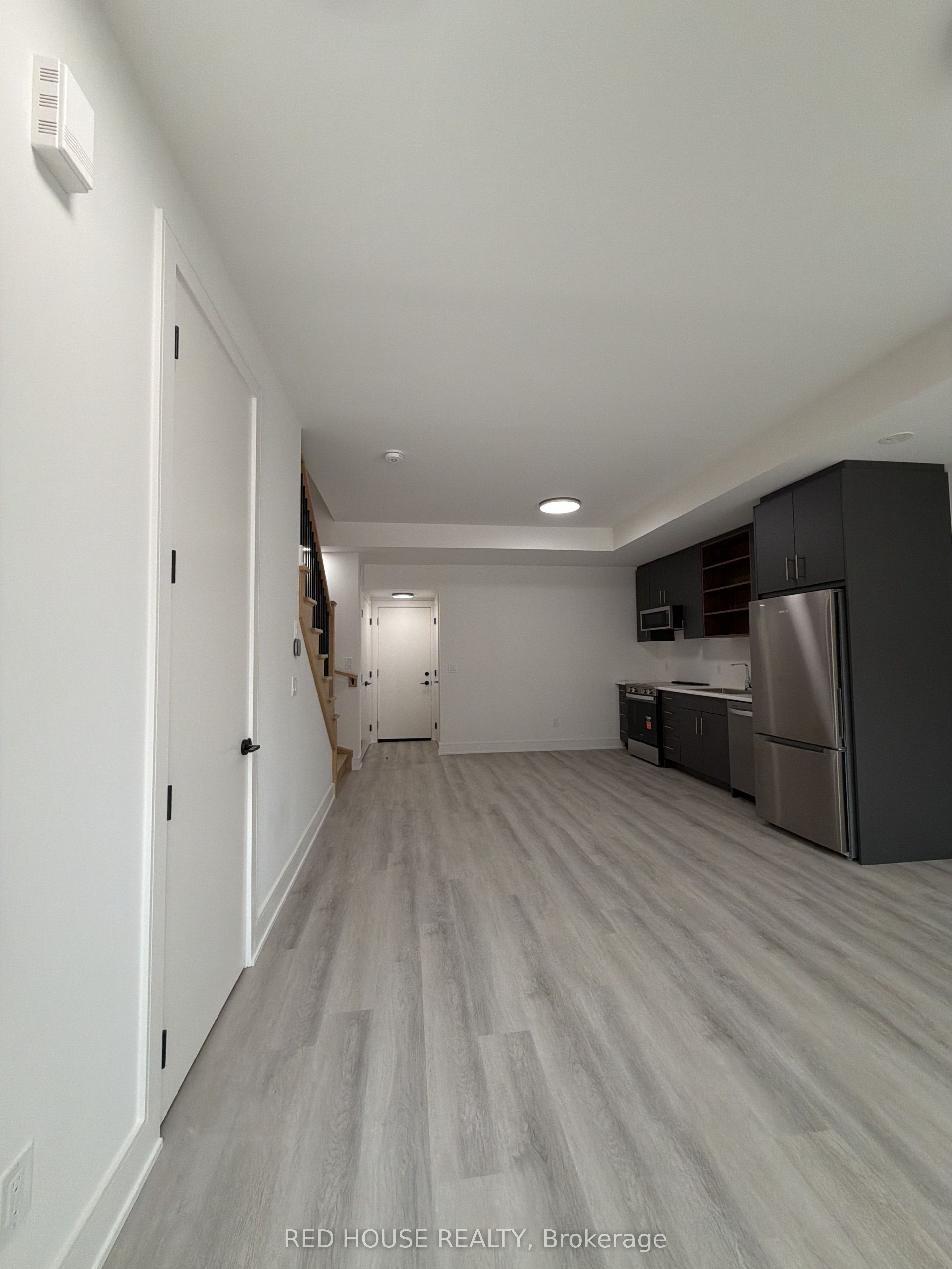 163 Everett Common, St. Catharines, ON L2P 0G7 photo 2