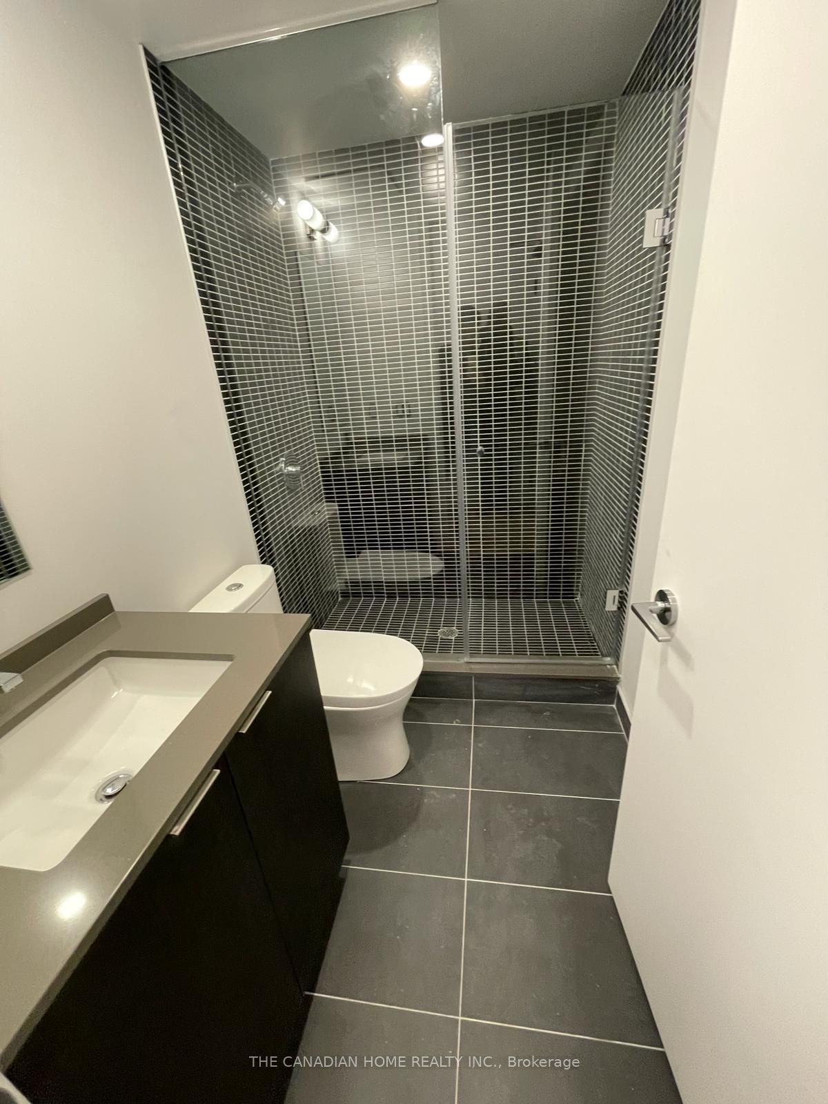 1 JARVIS Street 907, Hamilton, ON L8R 0A8 photo 2