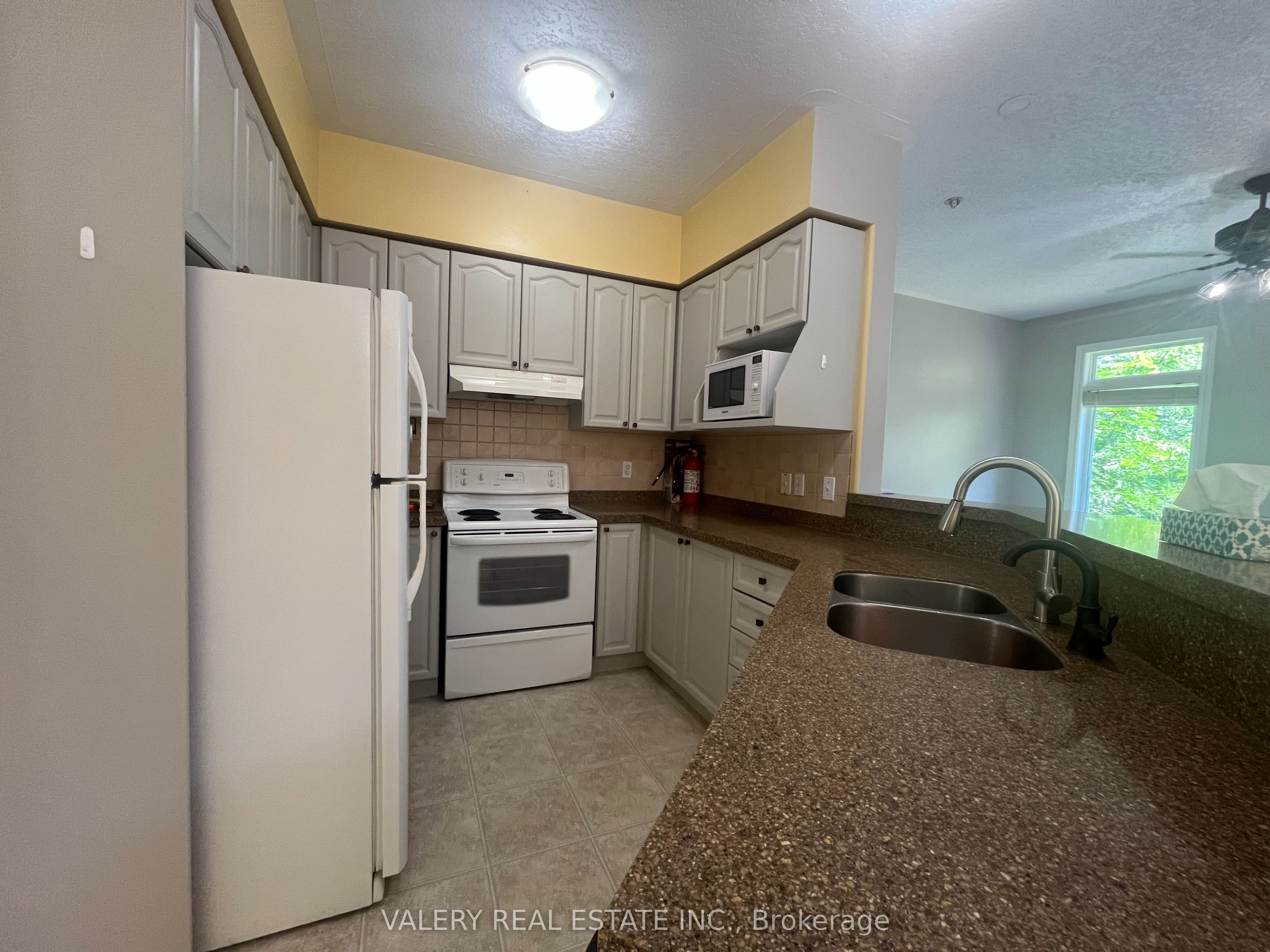 555 Grasslands Court, Waterloo, ON N2V 2R5