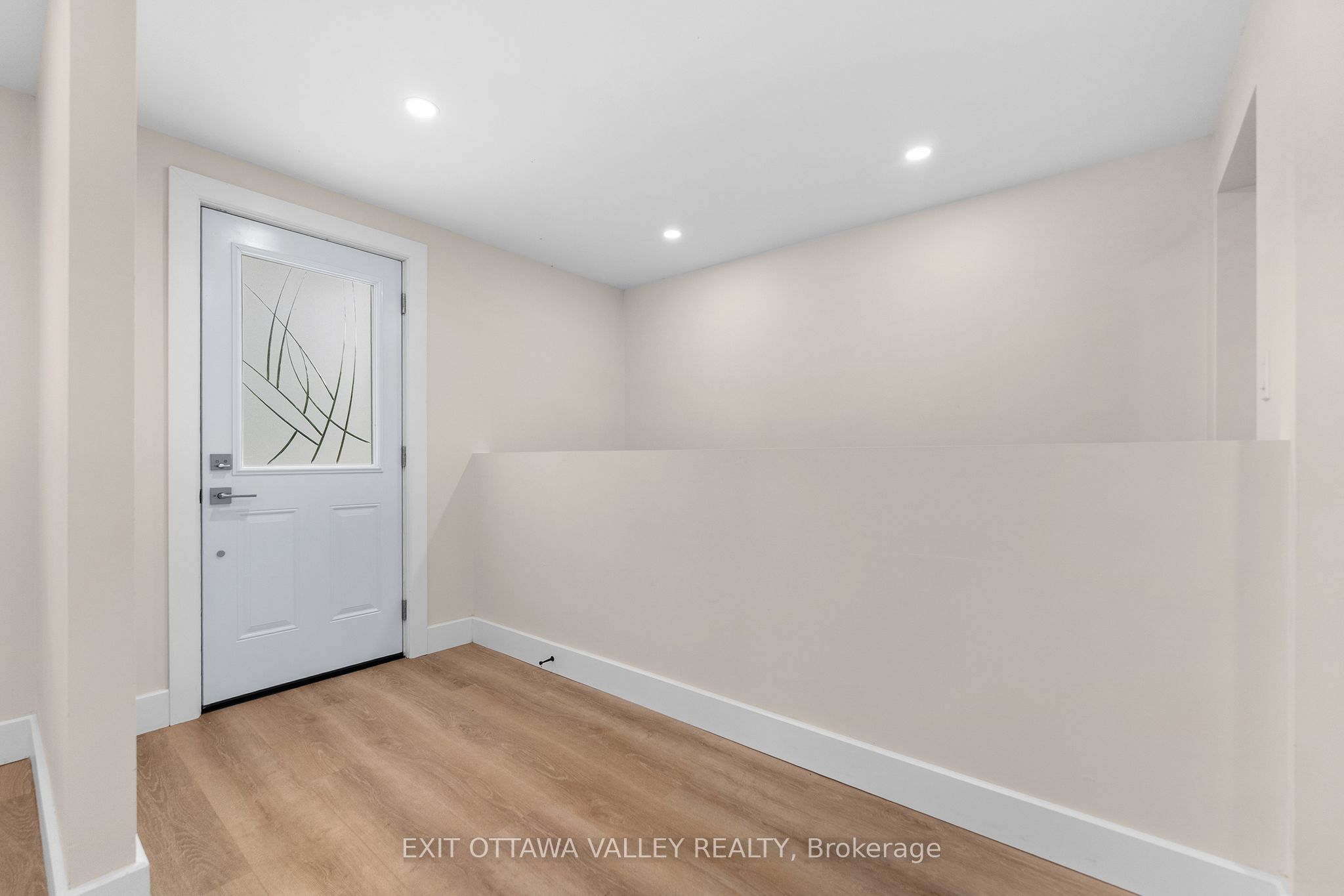 5 Selkirk Street, Petawawa, ON K8H 1N8 photo 5