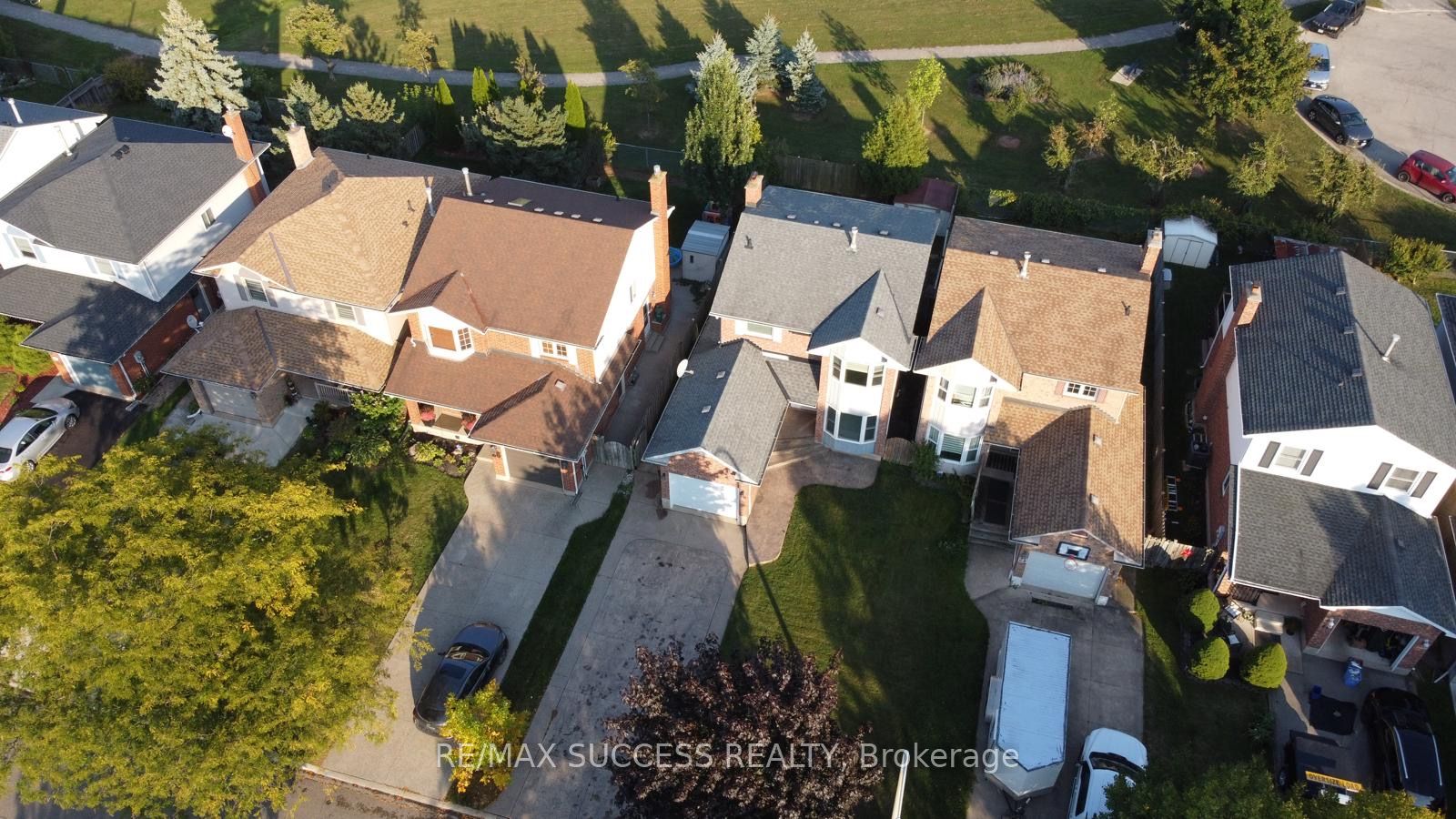 26 Tomahawk Dr, Main, Drive, Grimsby, ON L3M 5G4