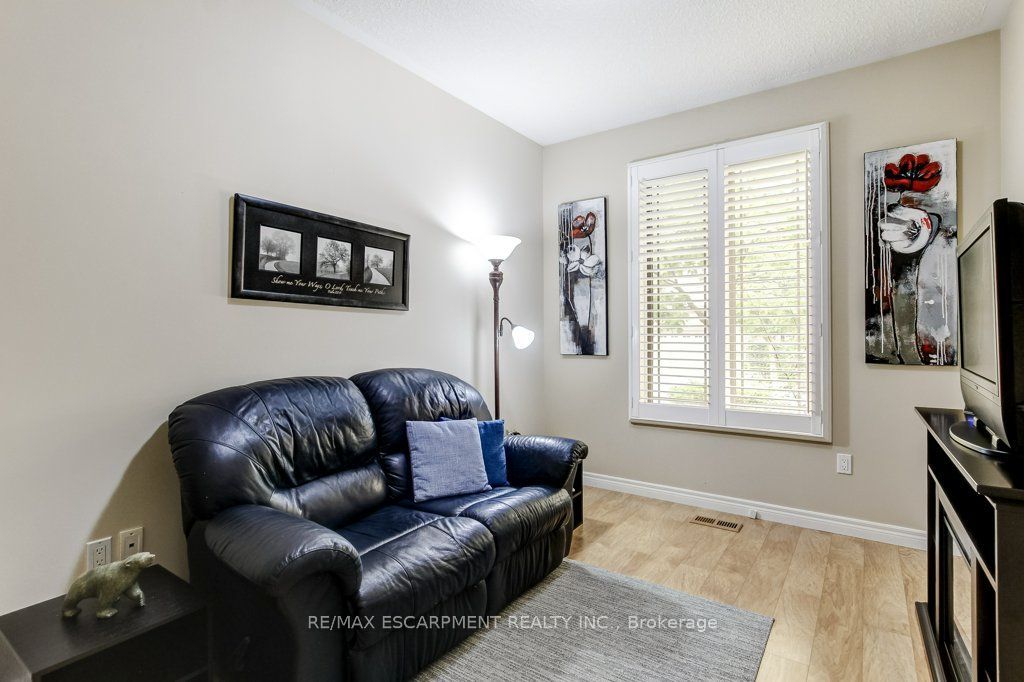 20 Isherwood Avenue 109, Cambridge, ON N1R 8P9 photo 4
