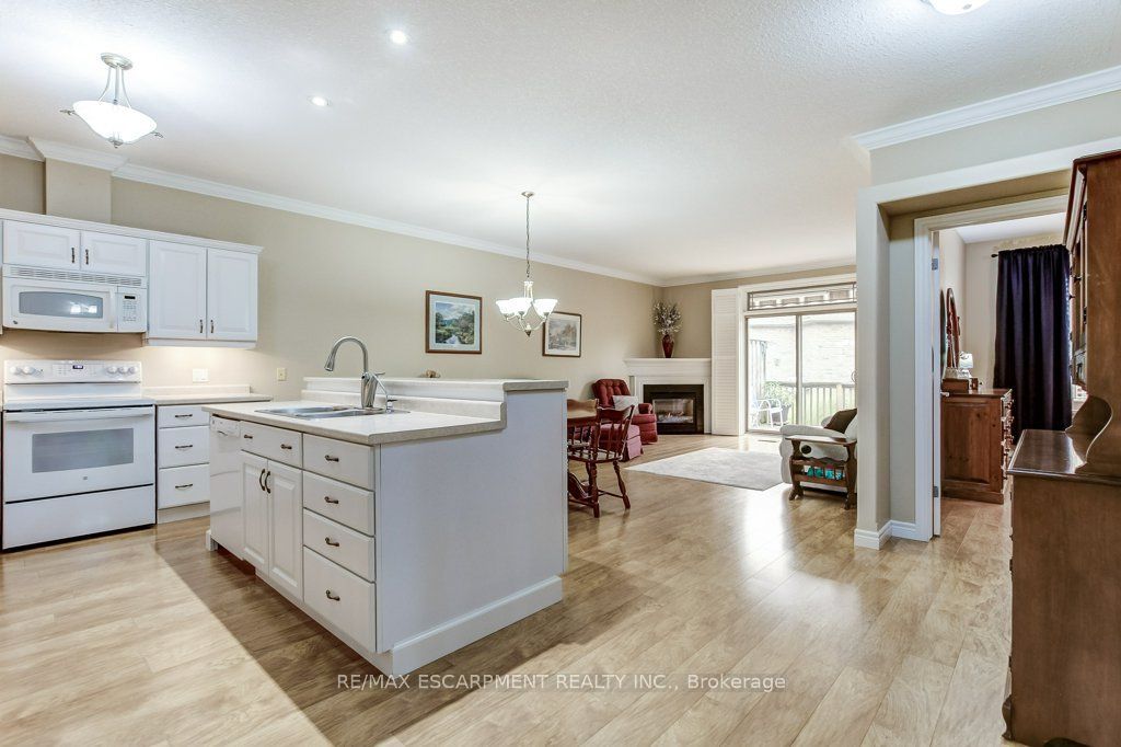 20 Isherwood Avenue 109, Cambridge, ON N1R 8P9 photo 5