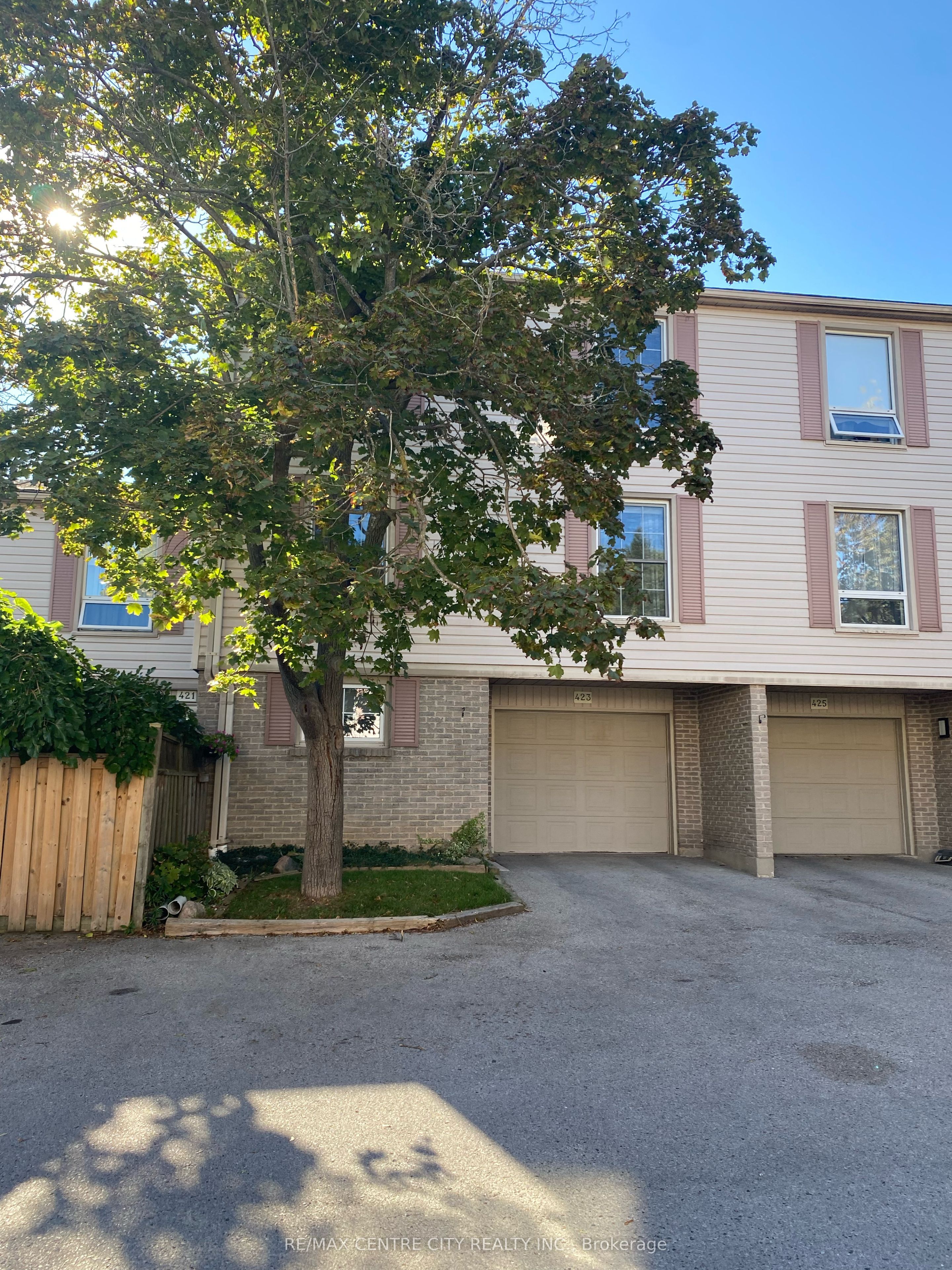 423 Everglade Crescent, London North, ON N6H 4M8