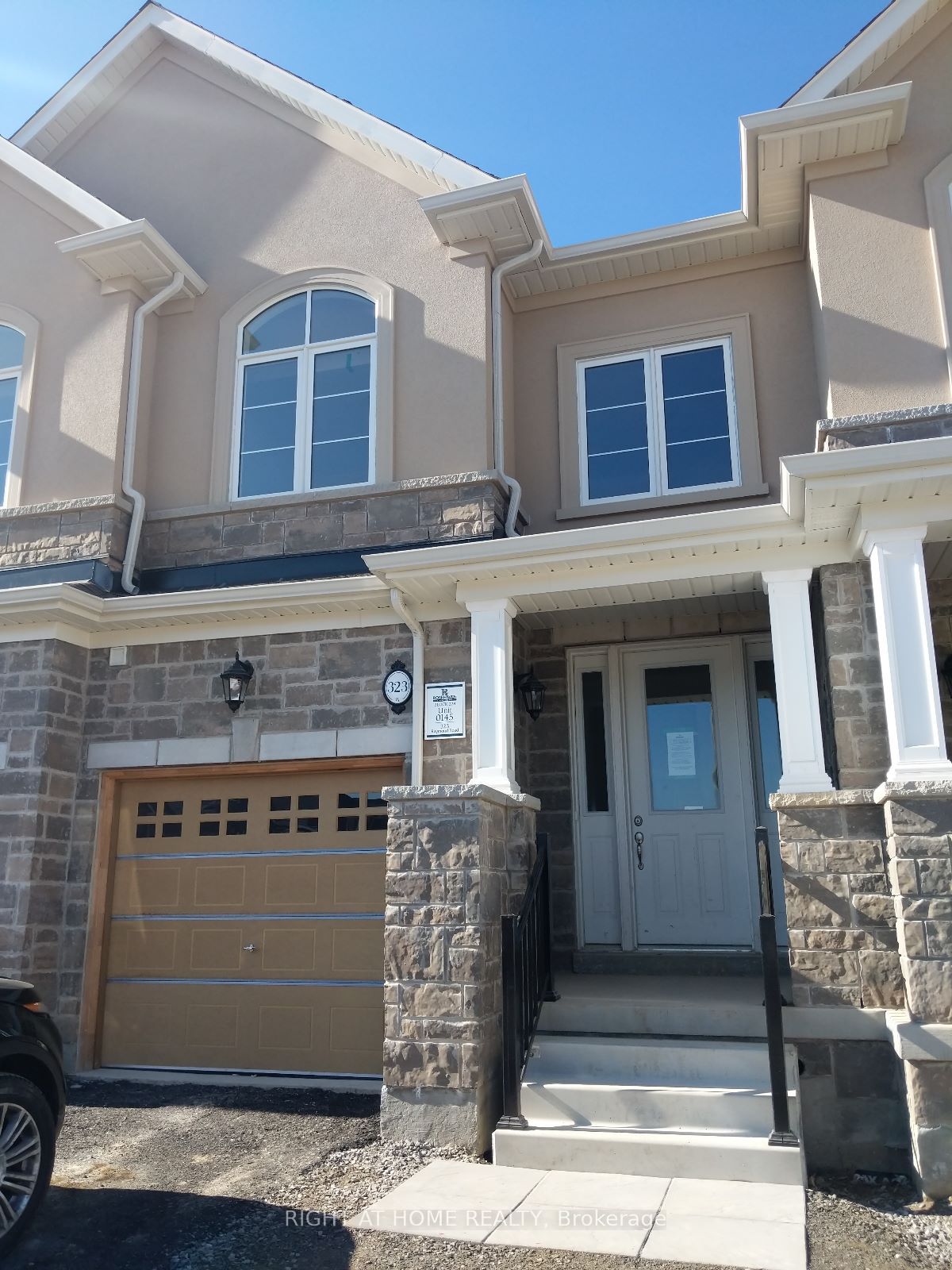323 Raymond Road E, Hamilton, ON L9K 0G8