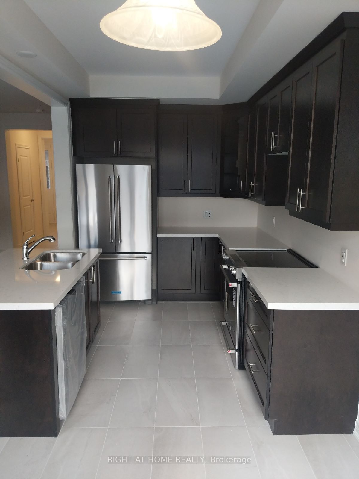 323 Raymond Road E, Hamilton, ON L9K 0G8 photo 2