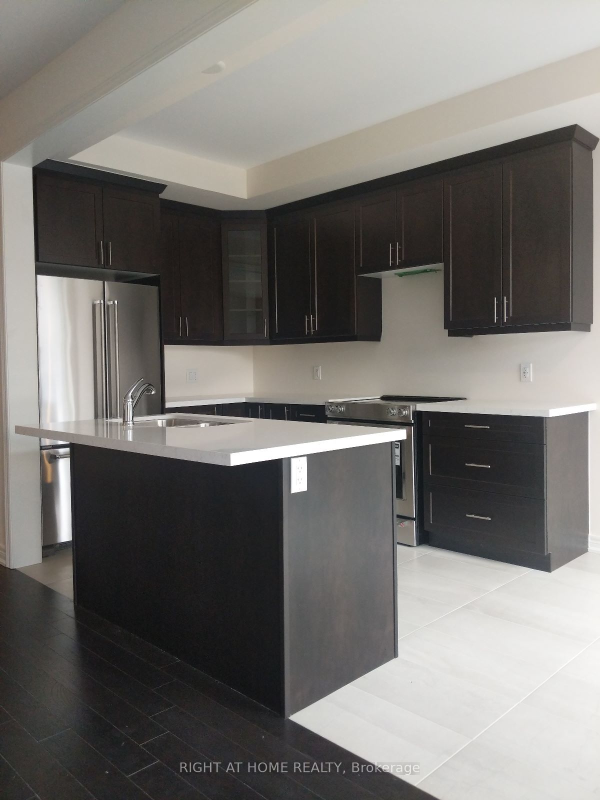323 Raymond Road E, Hamilton, ON L9K 0G8 photo 3