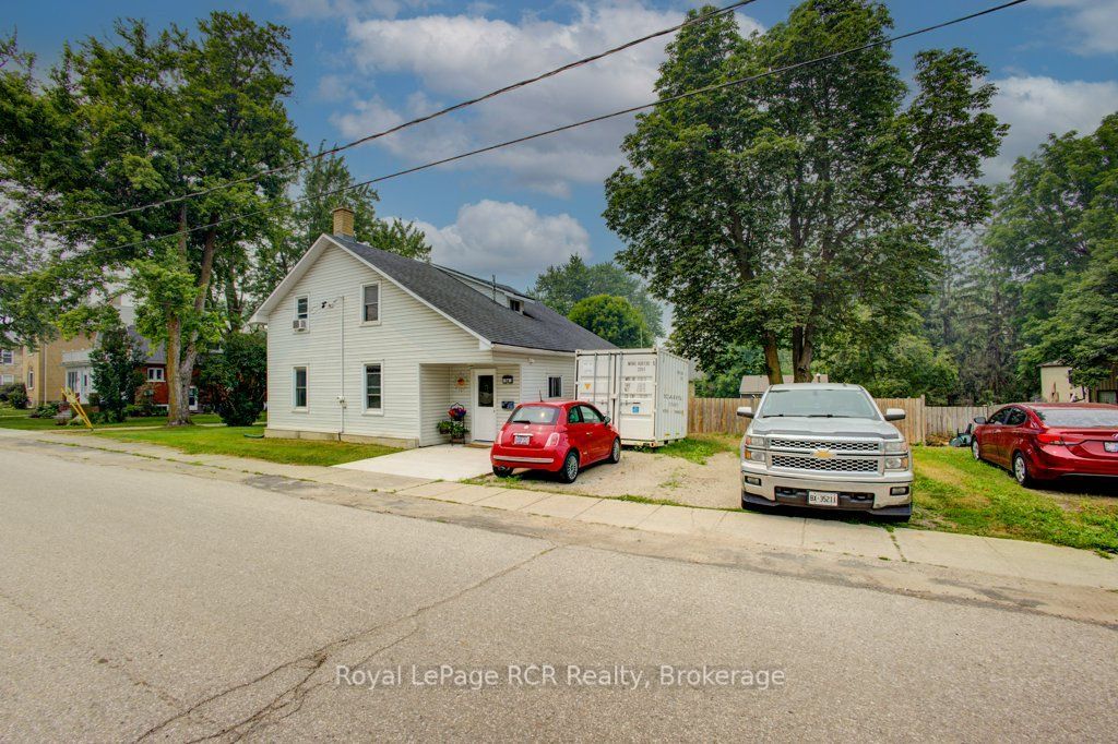 14 William Street, Perth East, ON N0K 1M0 photo 3