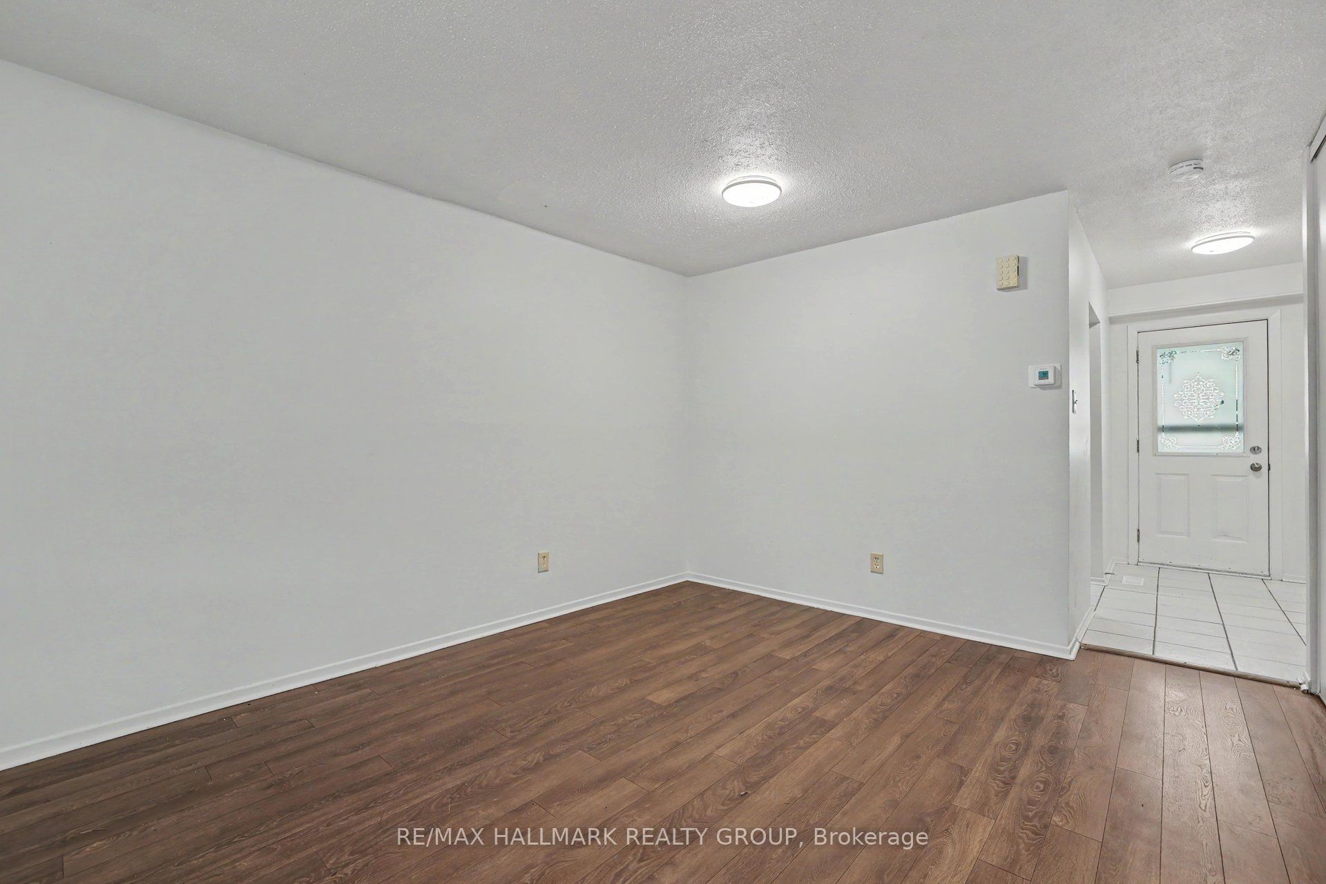 32A Sonnet Crescent 18, Bells Corners and South to Fallowfield, ON K2H 8W7 photo 5