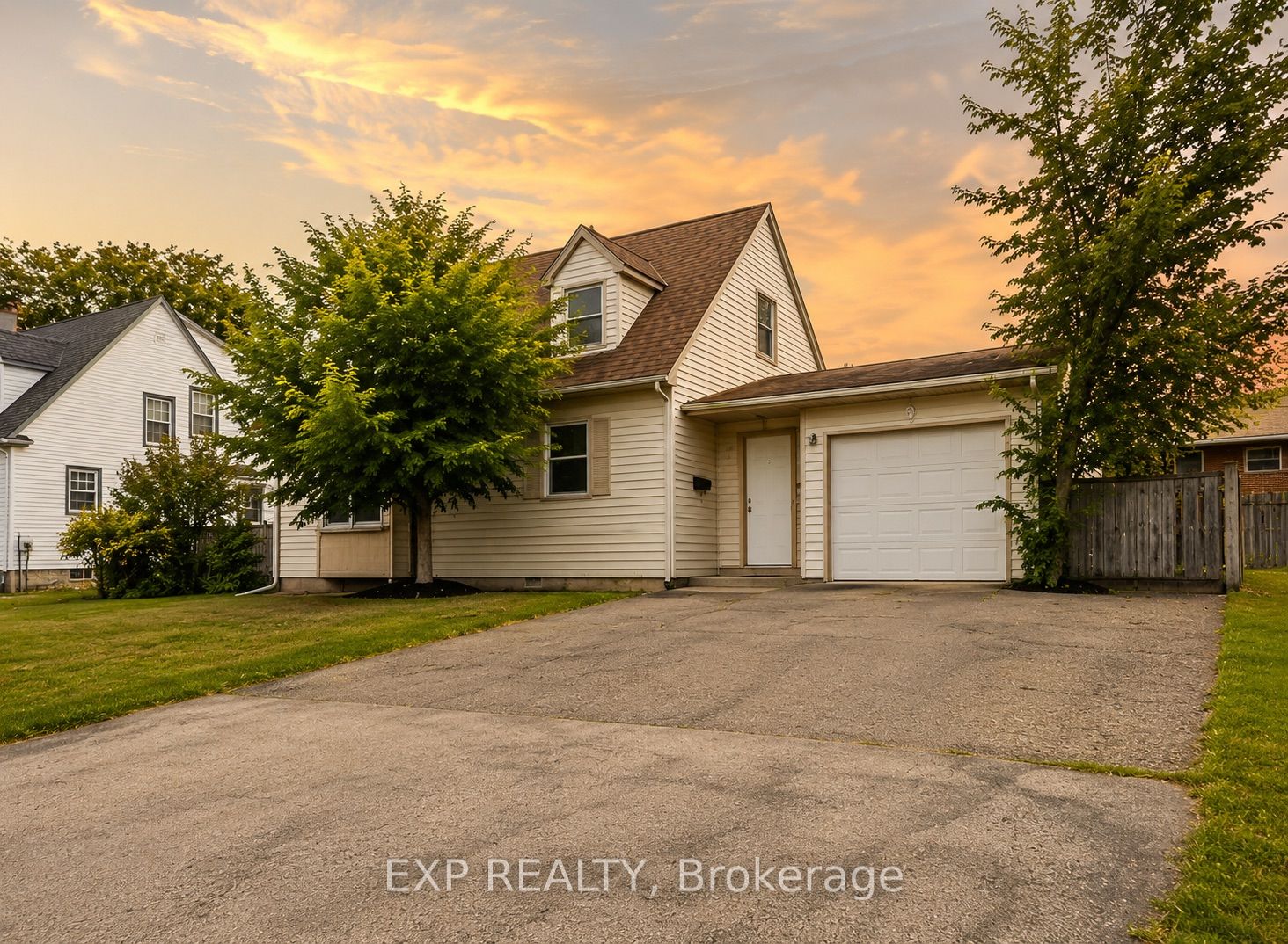 208 Thorold Road, Welland, ON L3C 3V7