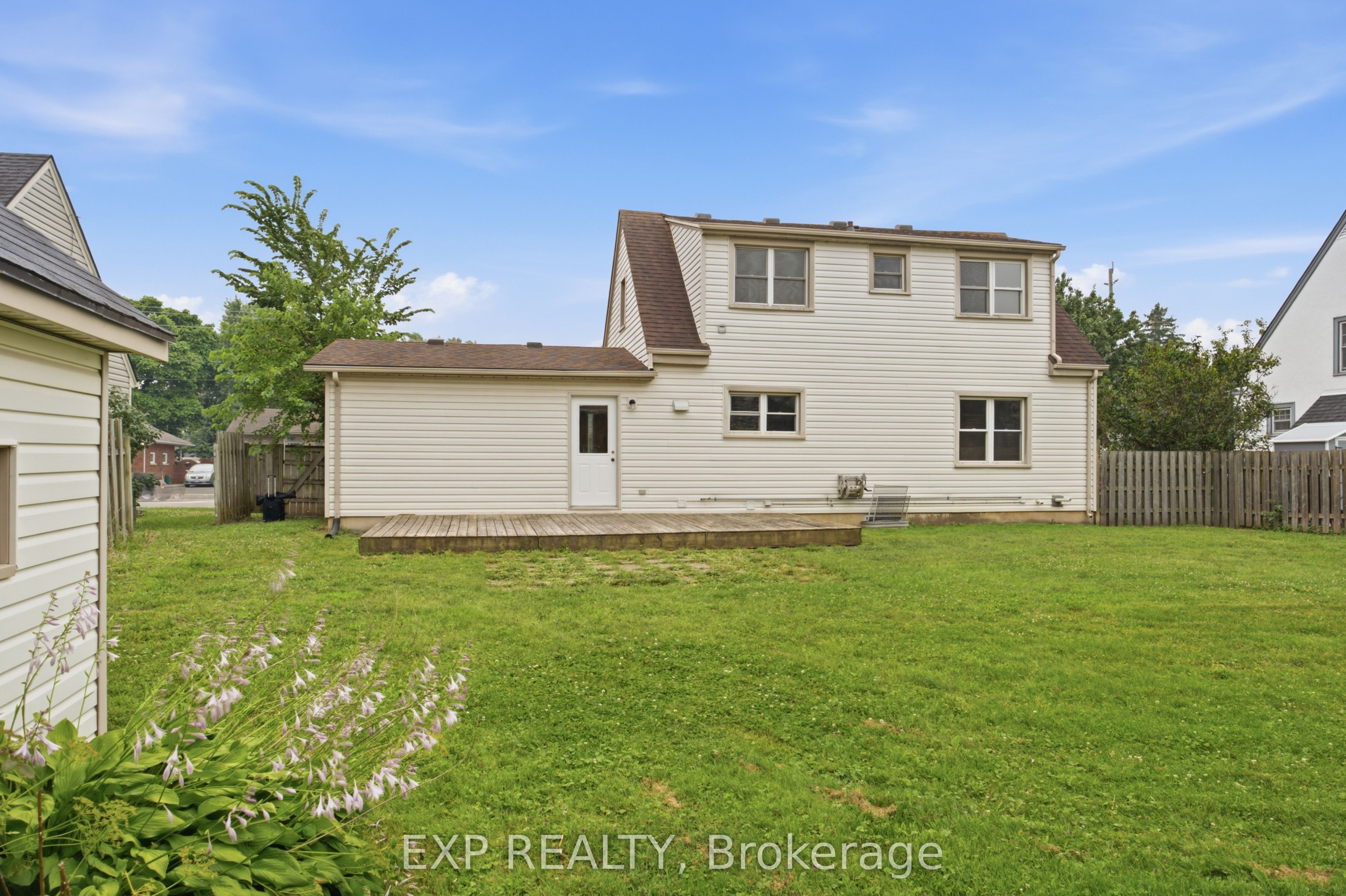 208 Thorold Road, Welland, ON L3C 3V7 photo 3