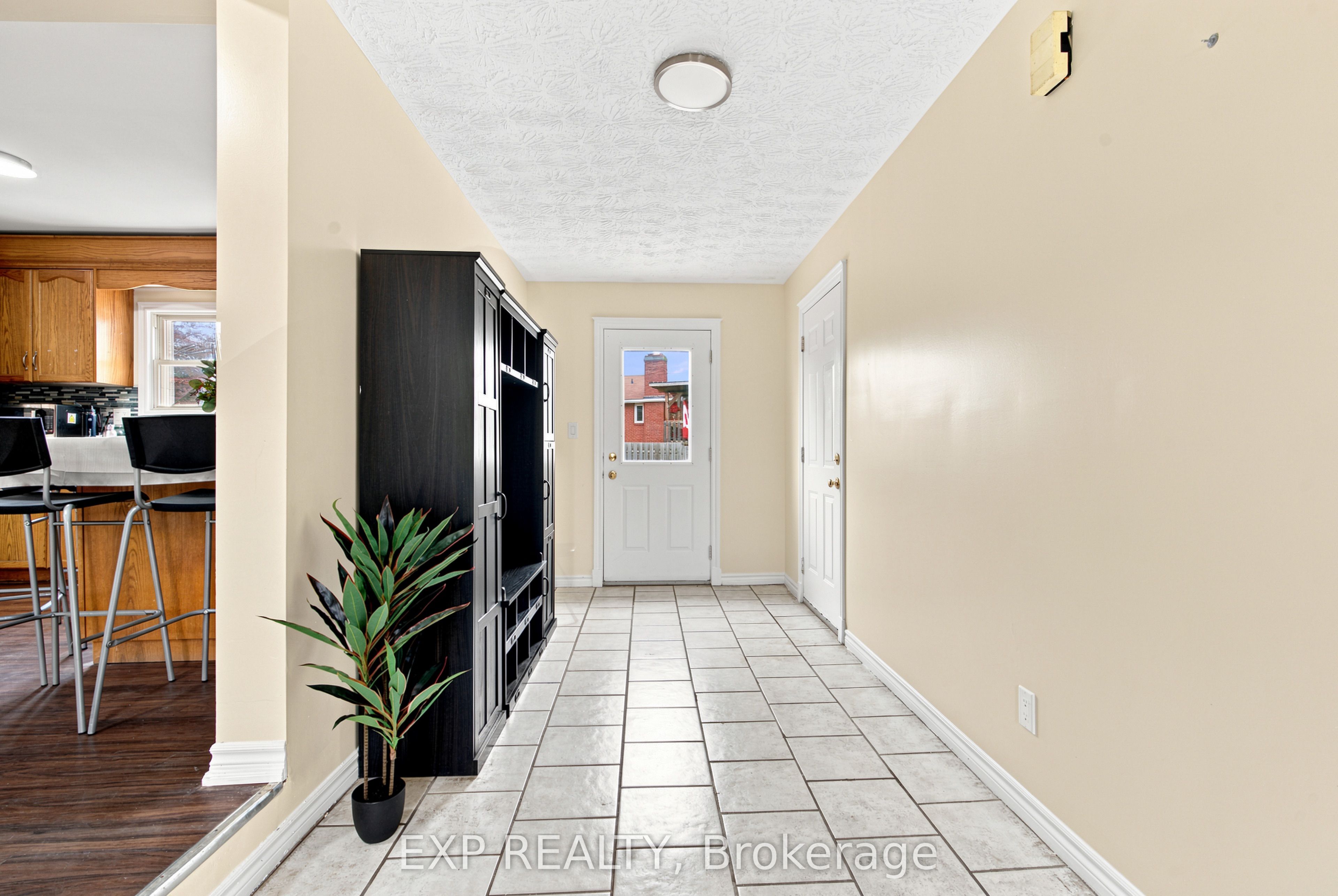 208 Thorold Road, Welland, ON L3C 3V7 photo 4