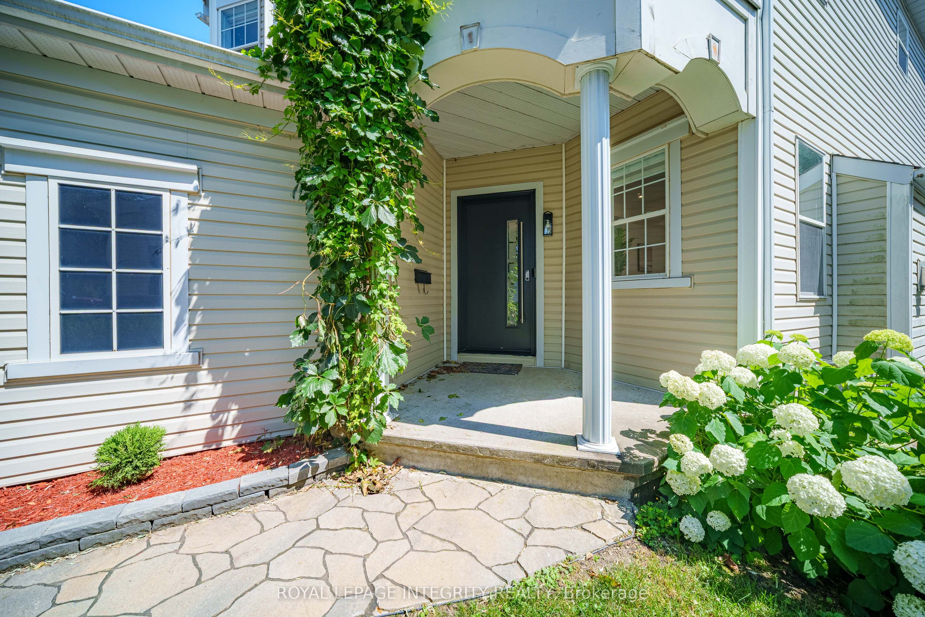 69 Goldridge Drive, Kanata, ON K2T 1E9 photo 2