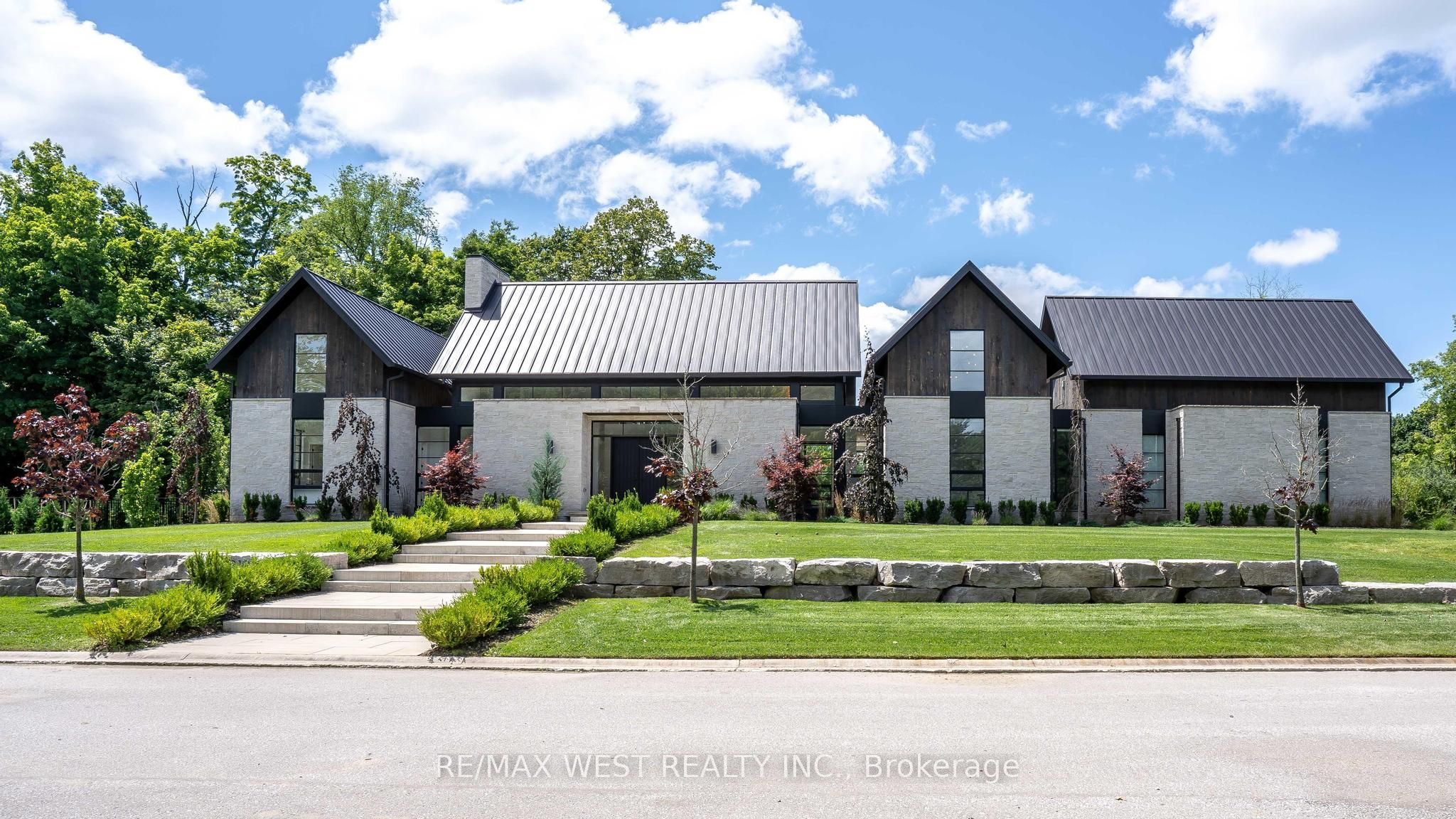 3819 Deer Trail, London South, ON N6P 1E6