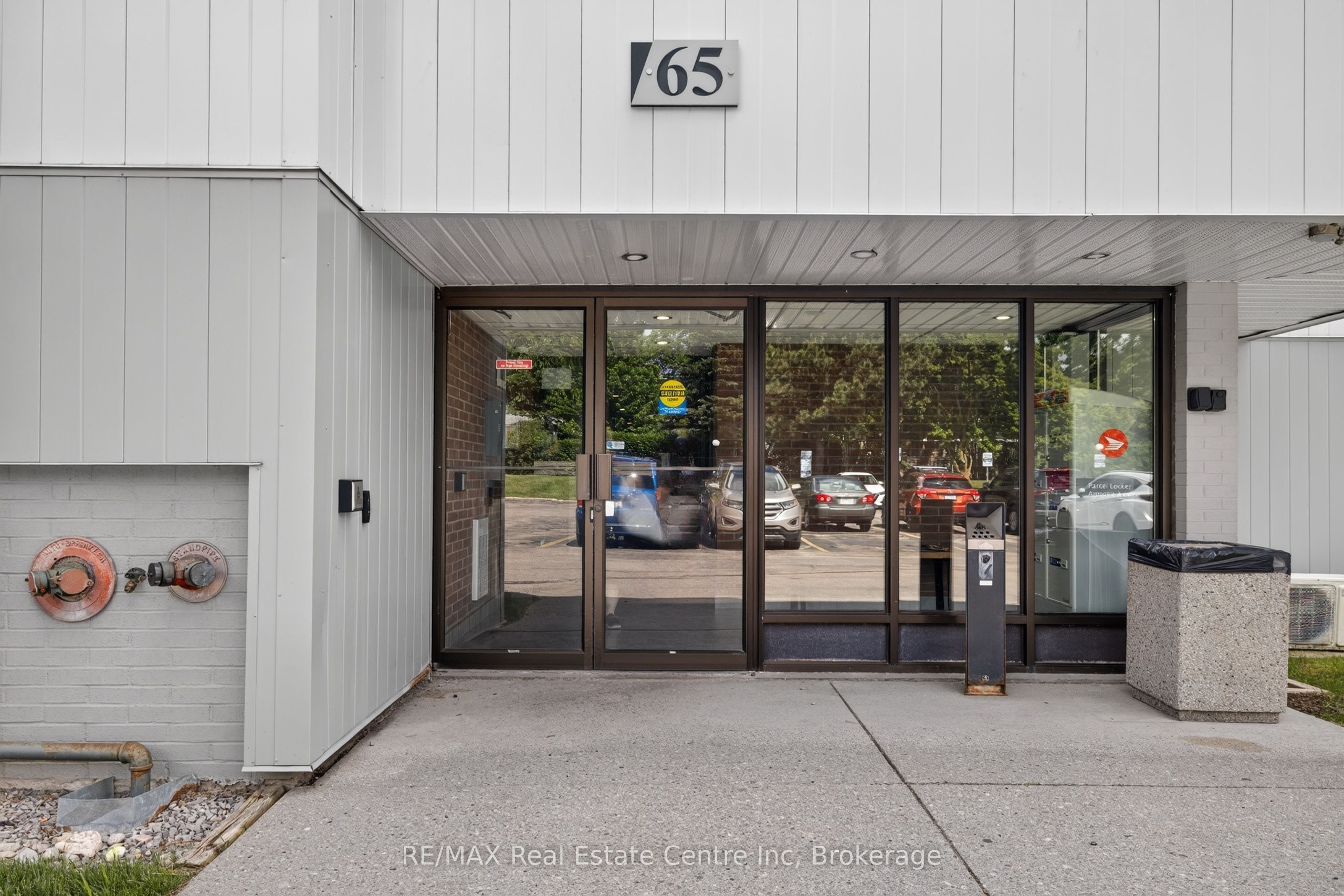 65 Silvercreek Parkway N 401, Guelph, ON N1H 7R9 photo 2