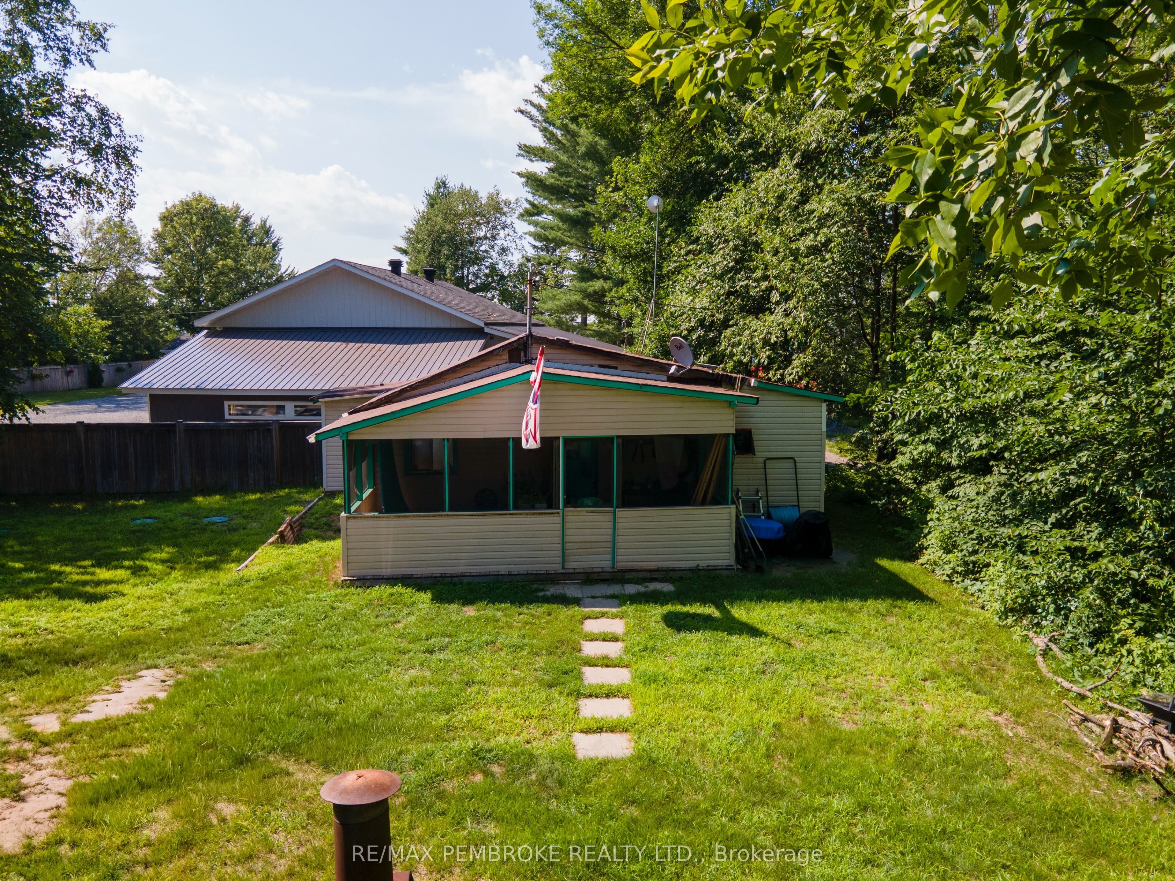 19B Moores Beach Road, Whitewater Region, ON K0J 2L0 photo 5