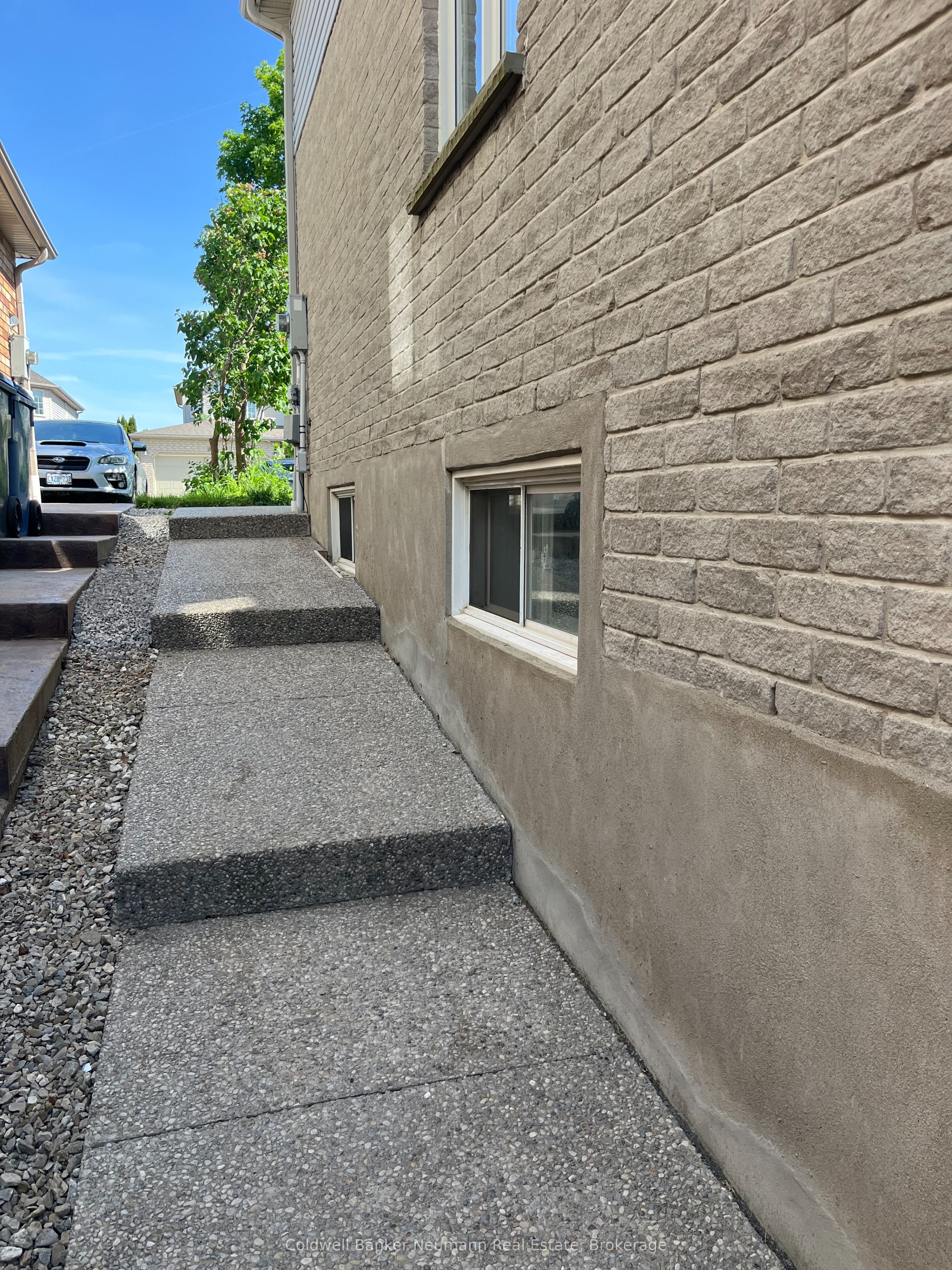 198 Summerfield Drive LOWER, Guelph, ON N1L 1L3 photo 4
