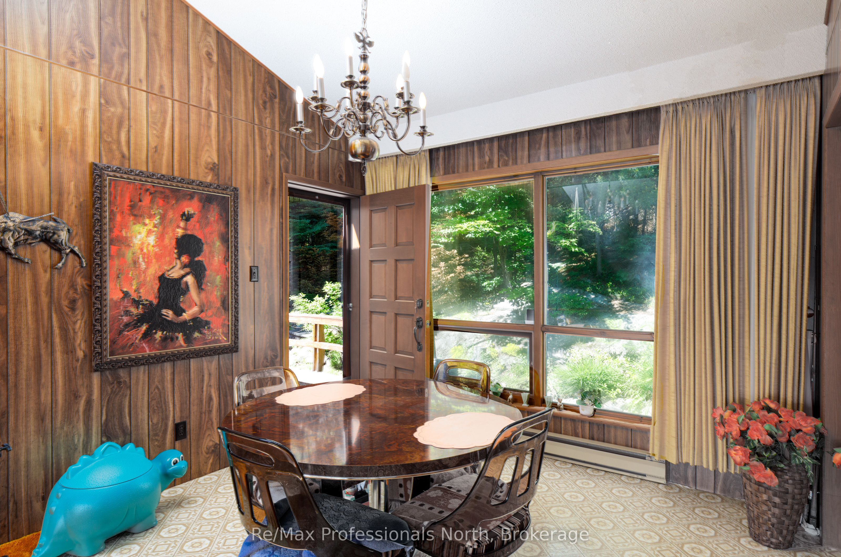 673 Peninsula Road W, Gravenhurst, ON P1P 0E2
