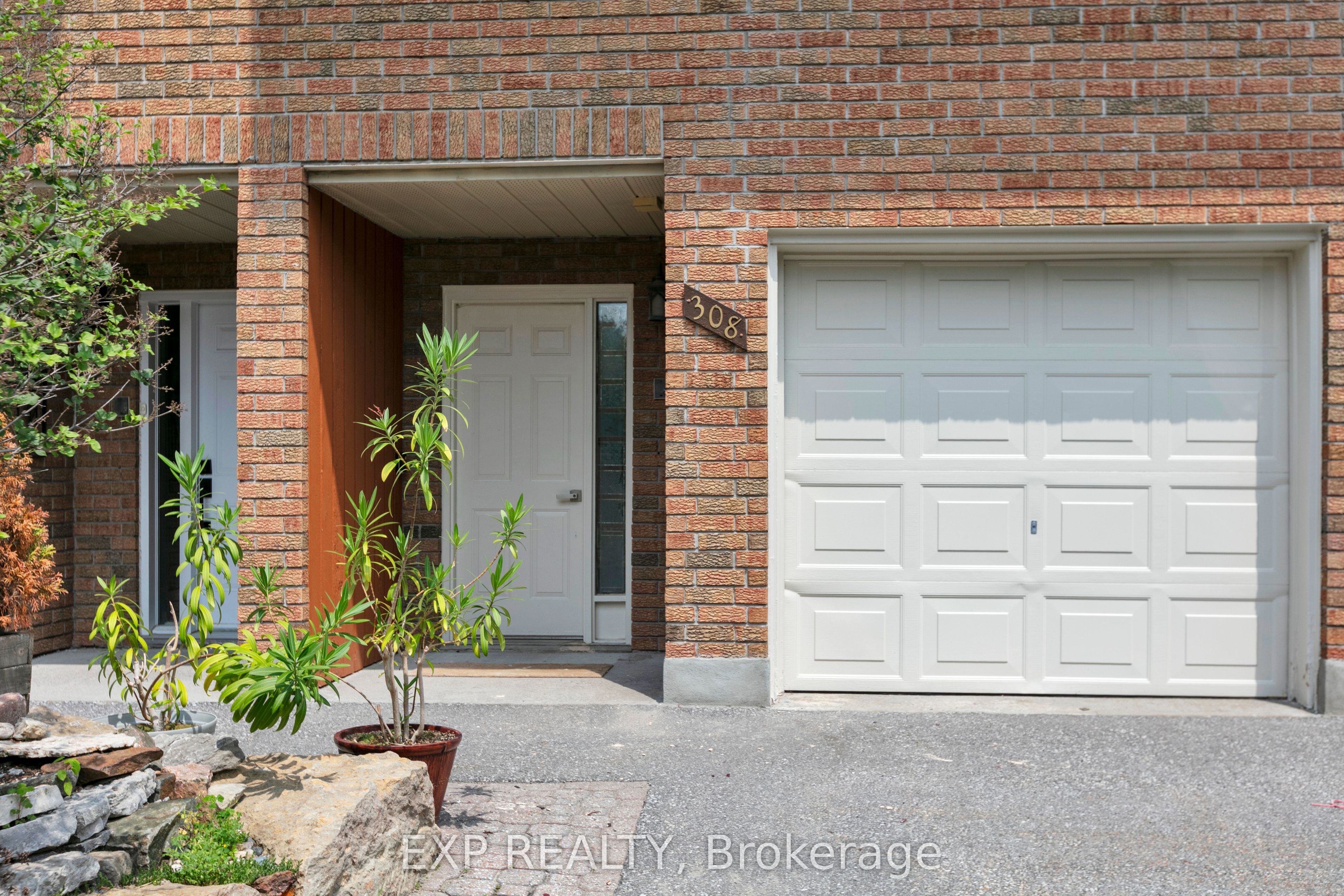308 Stratas Court 24, Kanata, ON K2L 3K6 photo 3