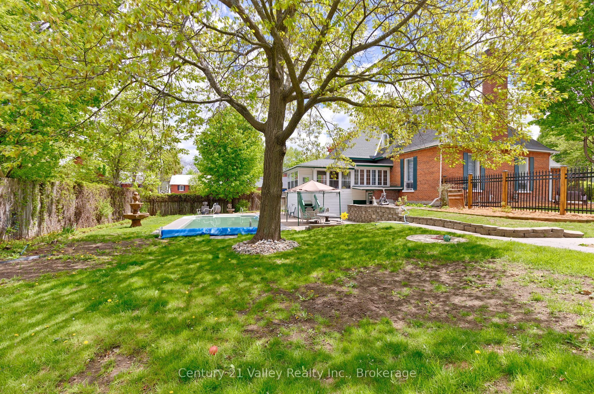 311 Supple Street, Pembroke, ON K8A 3H3 photo 3