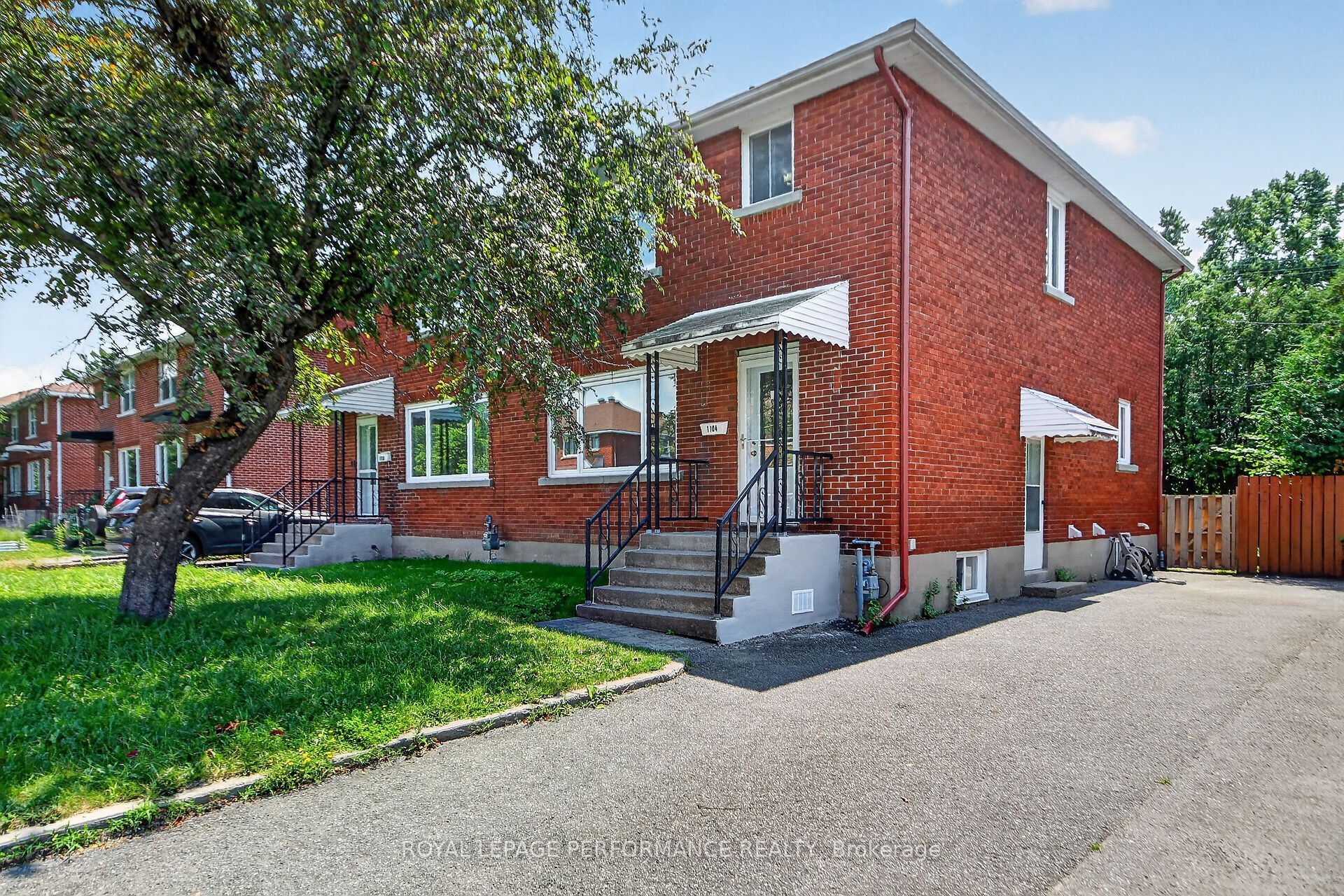 1104 Aldea Avenue, Billings Bridge - Riverside Park and Area, ON K1H 8C2