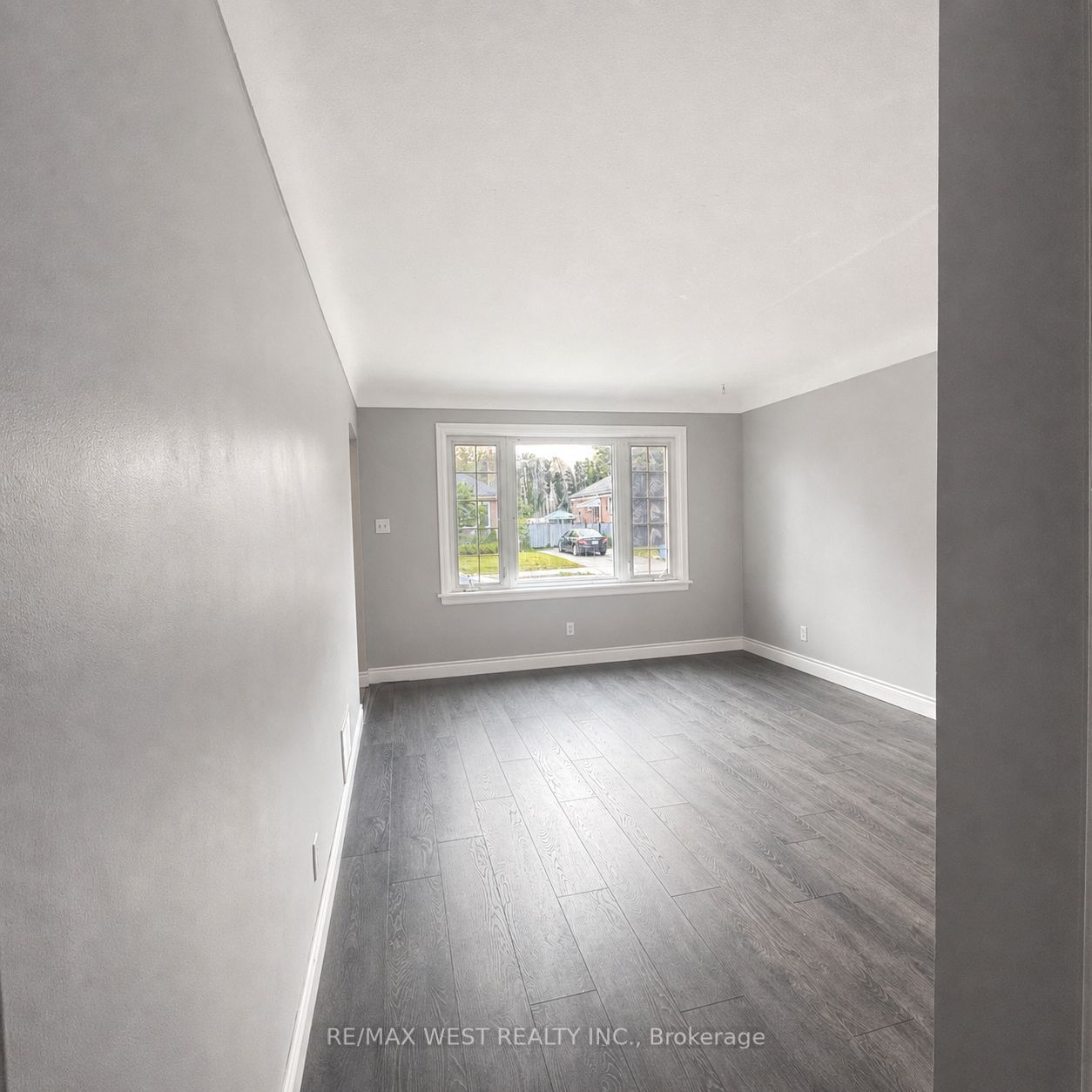 53 Shadyside Avenue Main & 2nd, Hamilton, ON L8V 3E2 photo 4