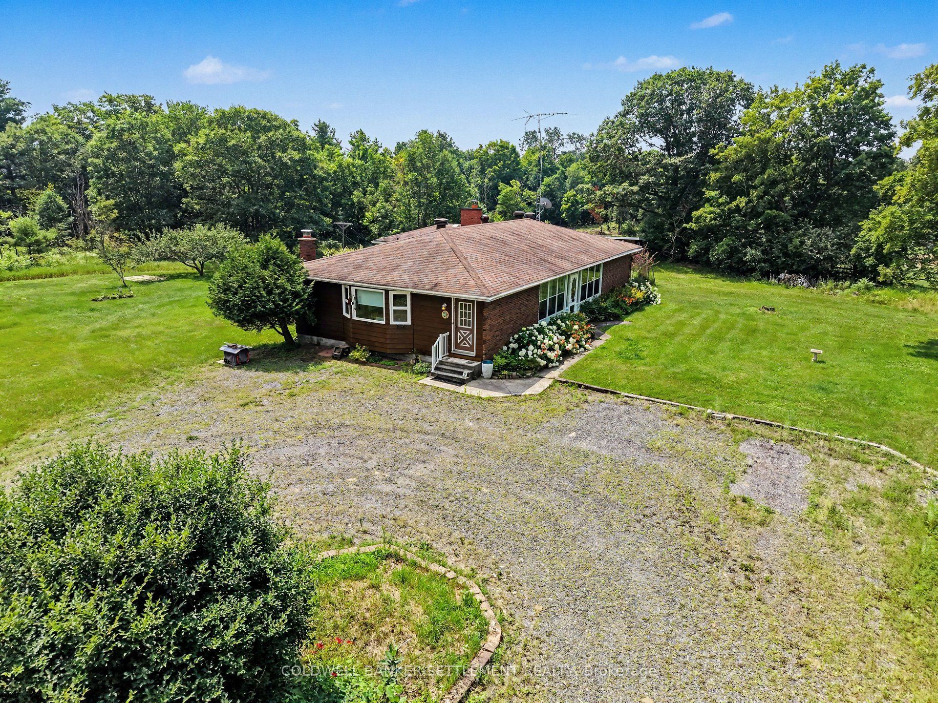 343 Ennis Road, Tay Valley, ON K0G 1A0 photo 4