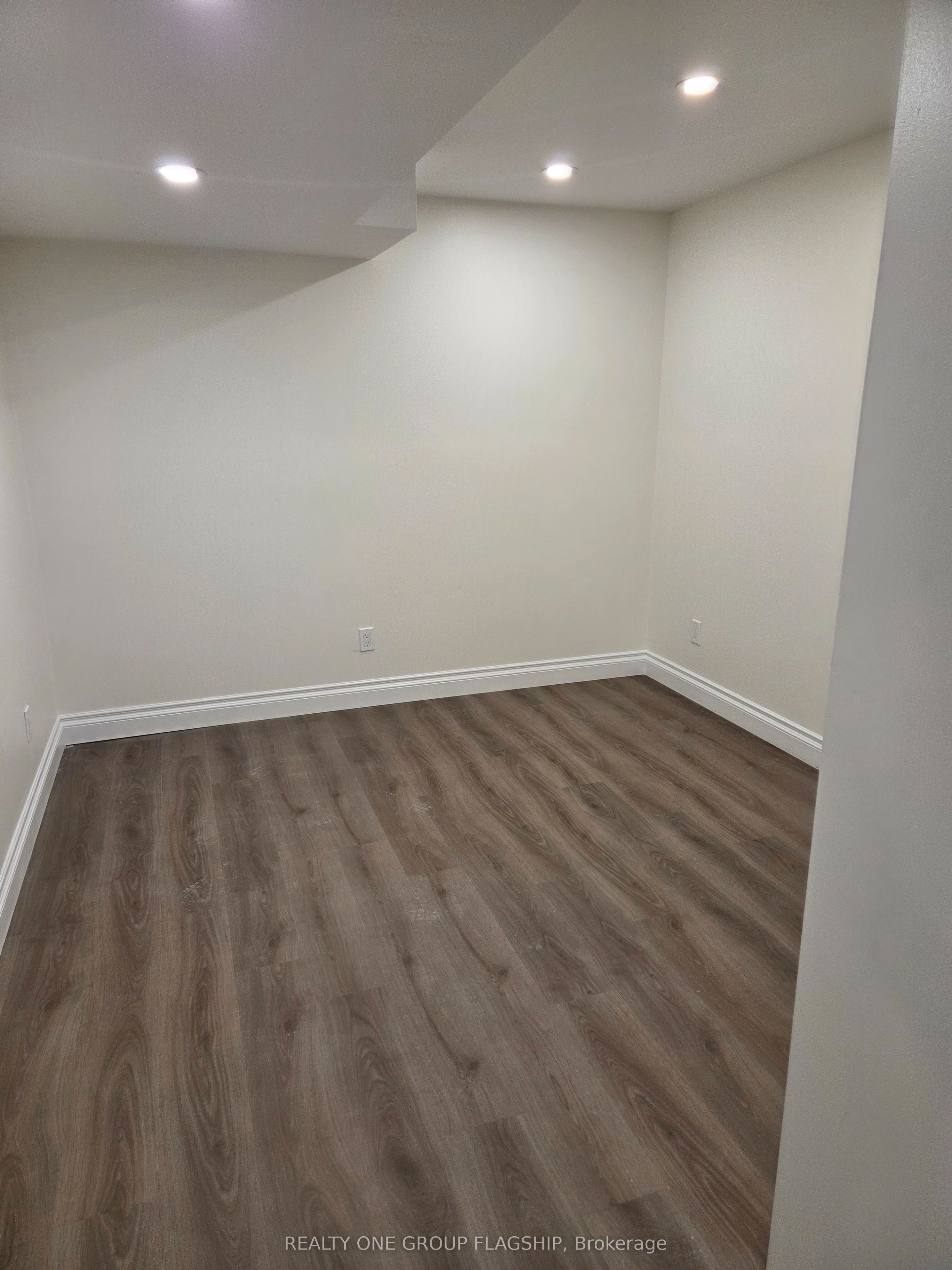 904 Copper Leaf Crescent, Kitchener, ON N2E 3W1 photo 5