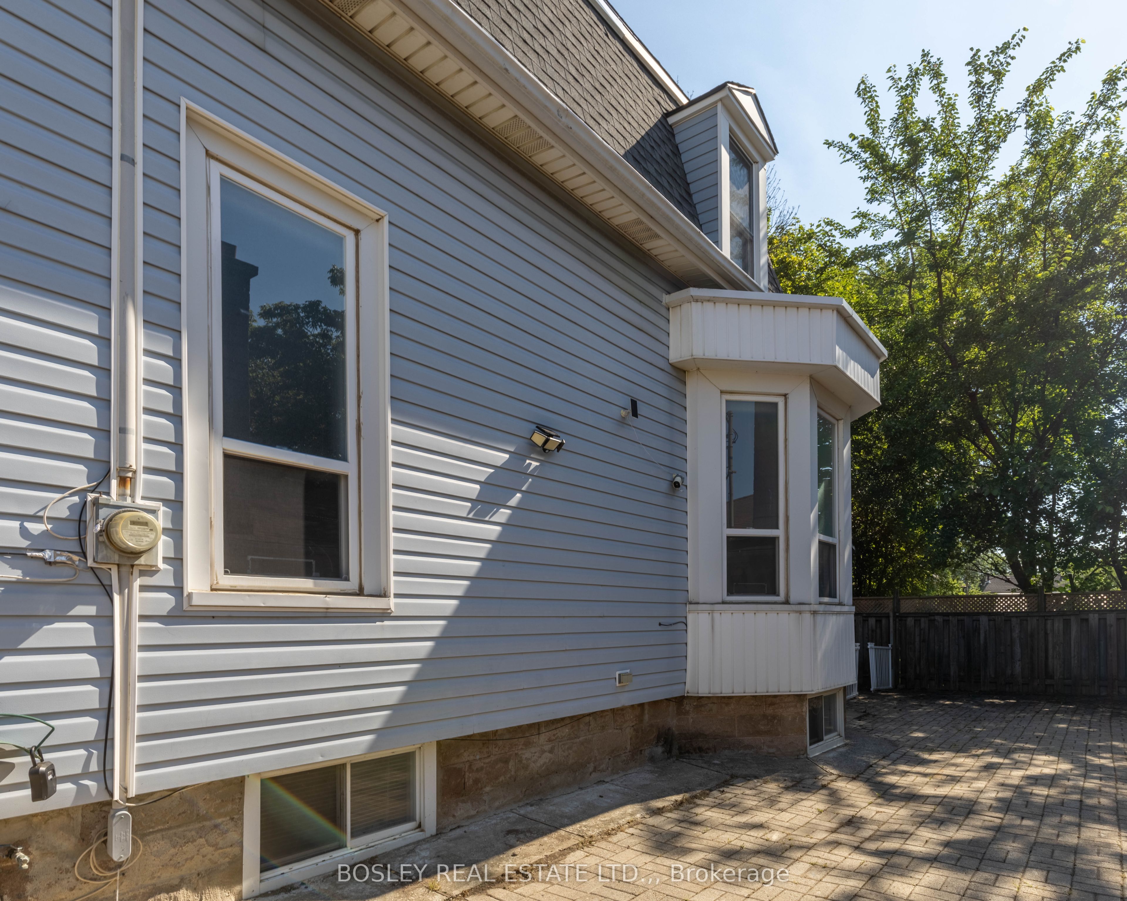 4466 Fourth Avenue, Niagara Falls, ON L2E 4N3 photo 4