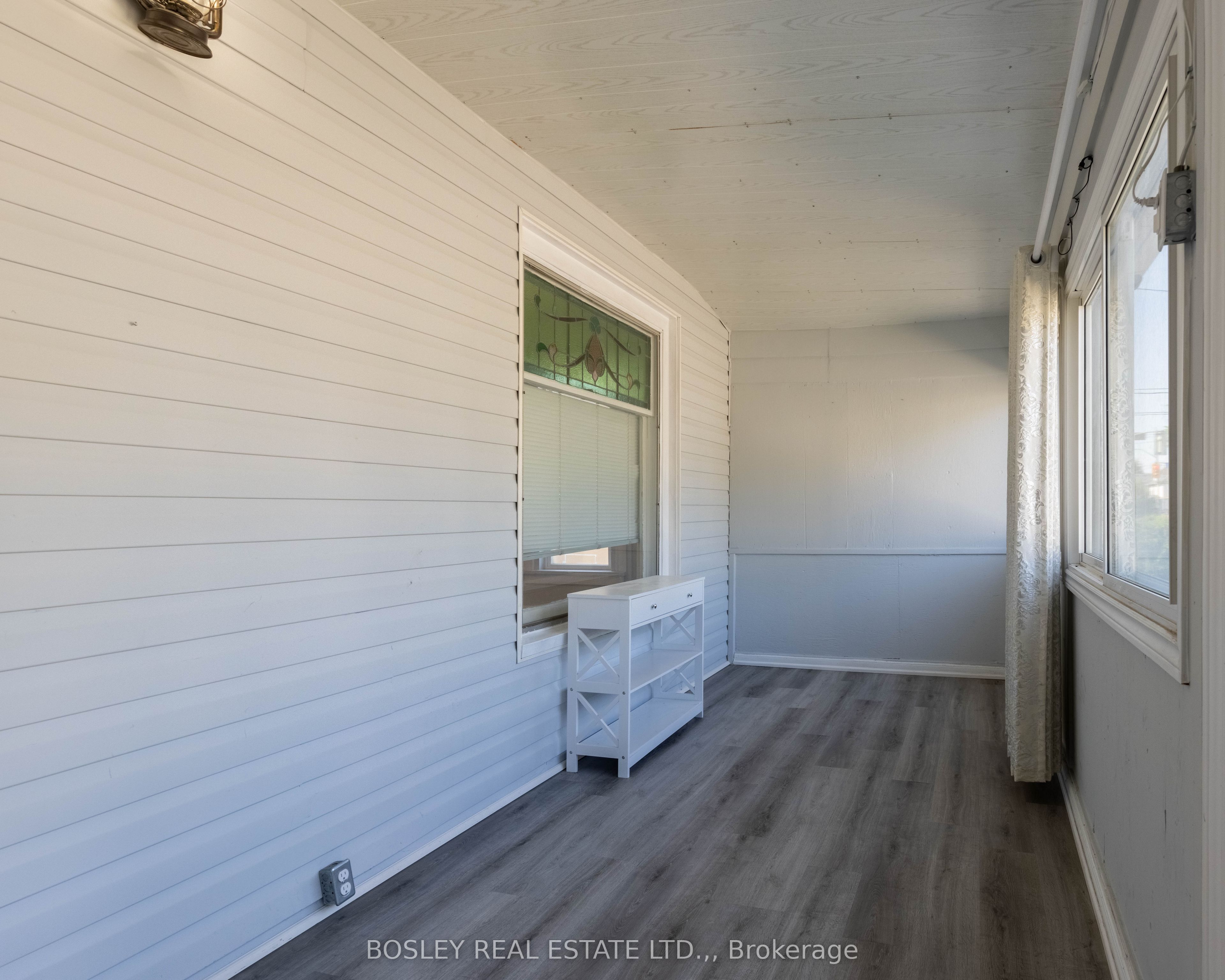 4466 Fourth Avenue, Niagara Falls, ON L2E 4N3 photo 5